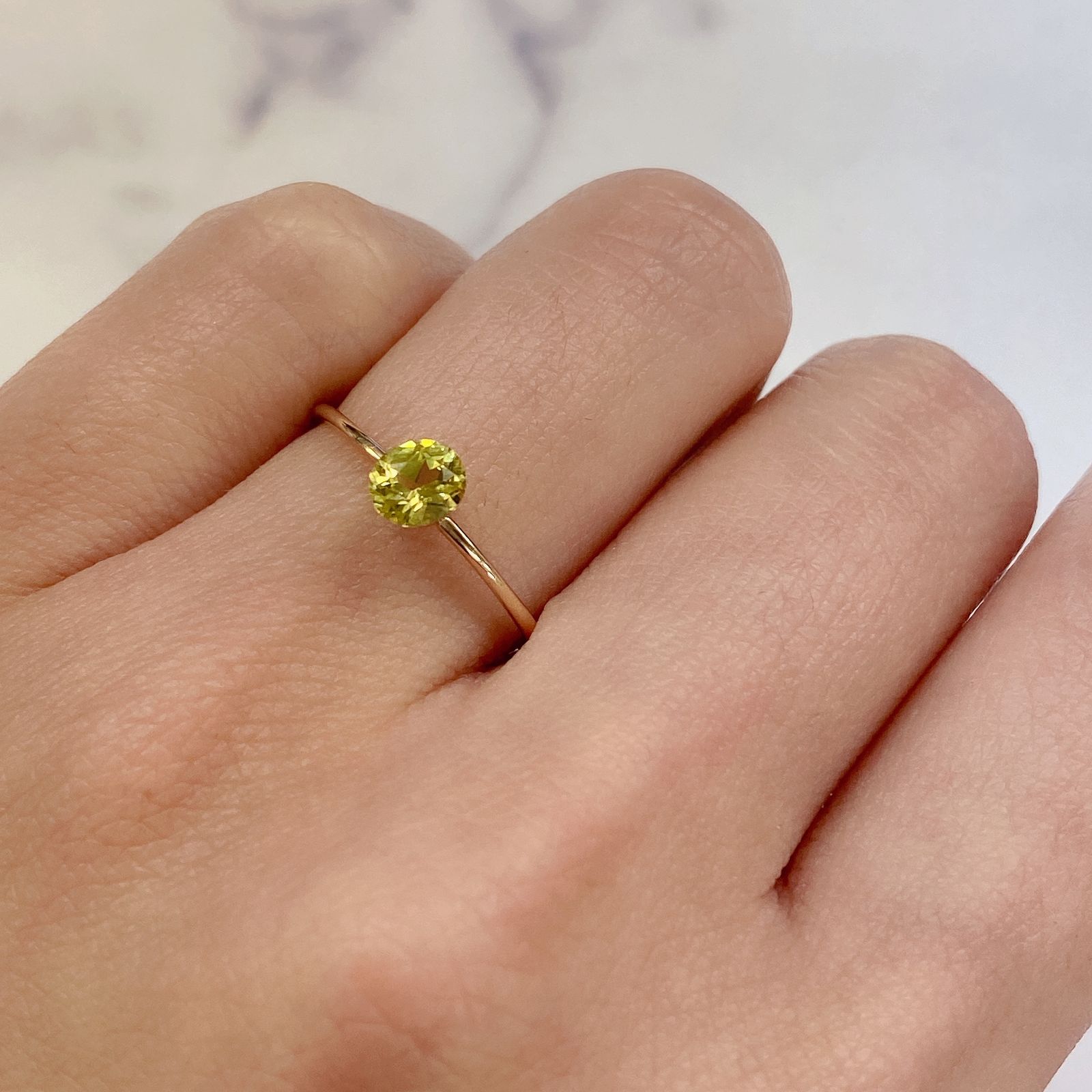 マリガーネット(宝石名ガーネット) マリ共和国産 0.48ct 識別済[20106911]4.9×4.3mm前後