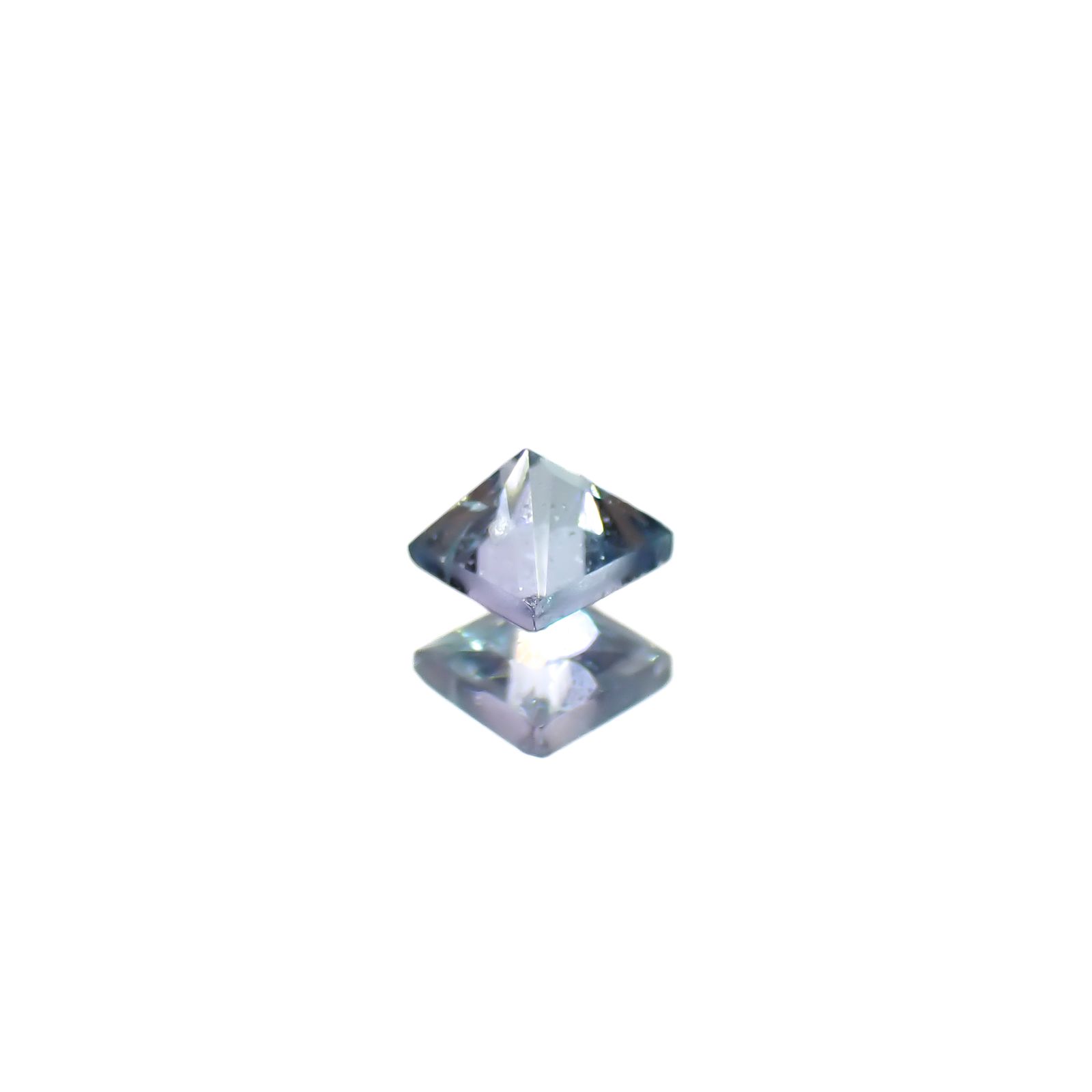 ◇プリンセスカット◇ブルーグリーンコーネルピン(宝石名ブルーグリーン・コーネルピン)タンザニア産 0.15ct 識別済[240527681]2.8x2.8mm前後