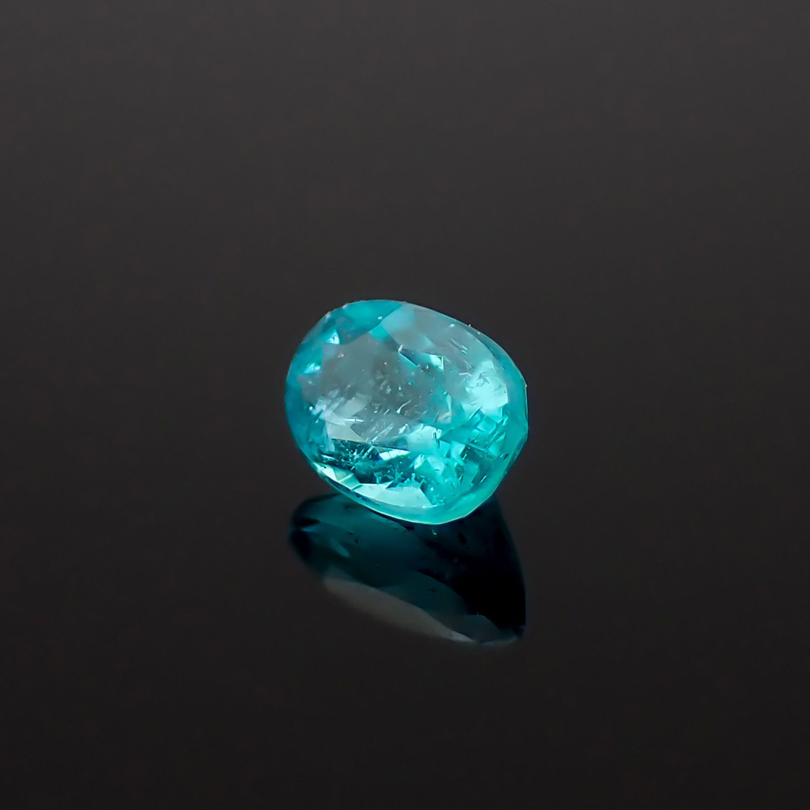 パライバトルマリン ブラジル・パライバ州バターリャ鉱山産 0.10ct / 3.4x2.4mm前後 [260932808]