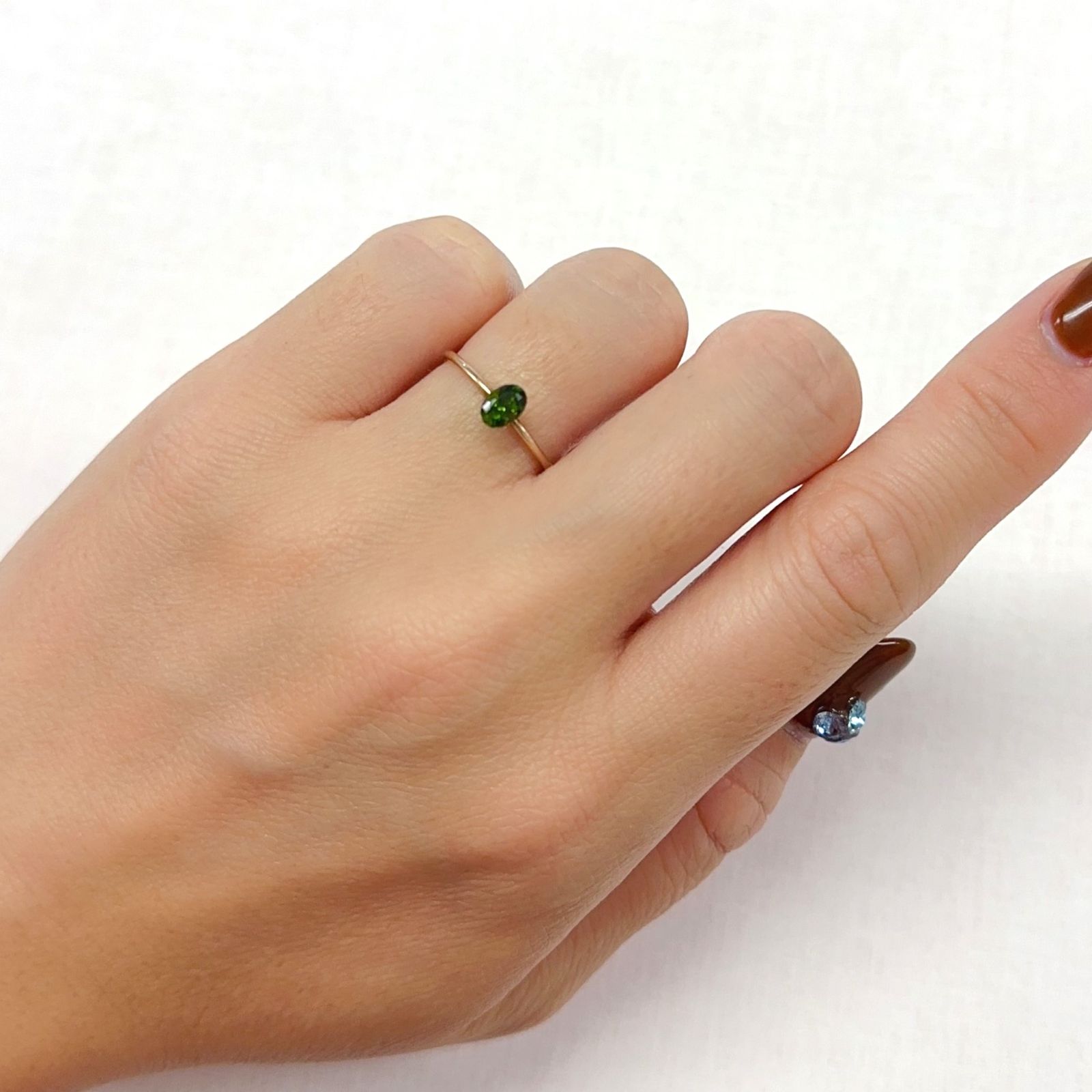 クロムダイオプサイド(宝石名クロム・ダイオプサイド)ロシア産 0.36ct 識別済[231023901]5.3x3.8mm前後