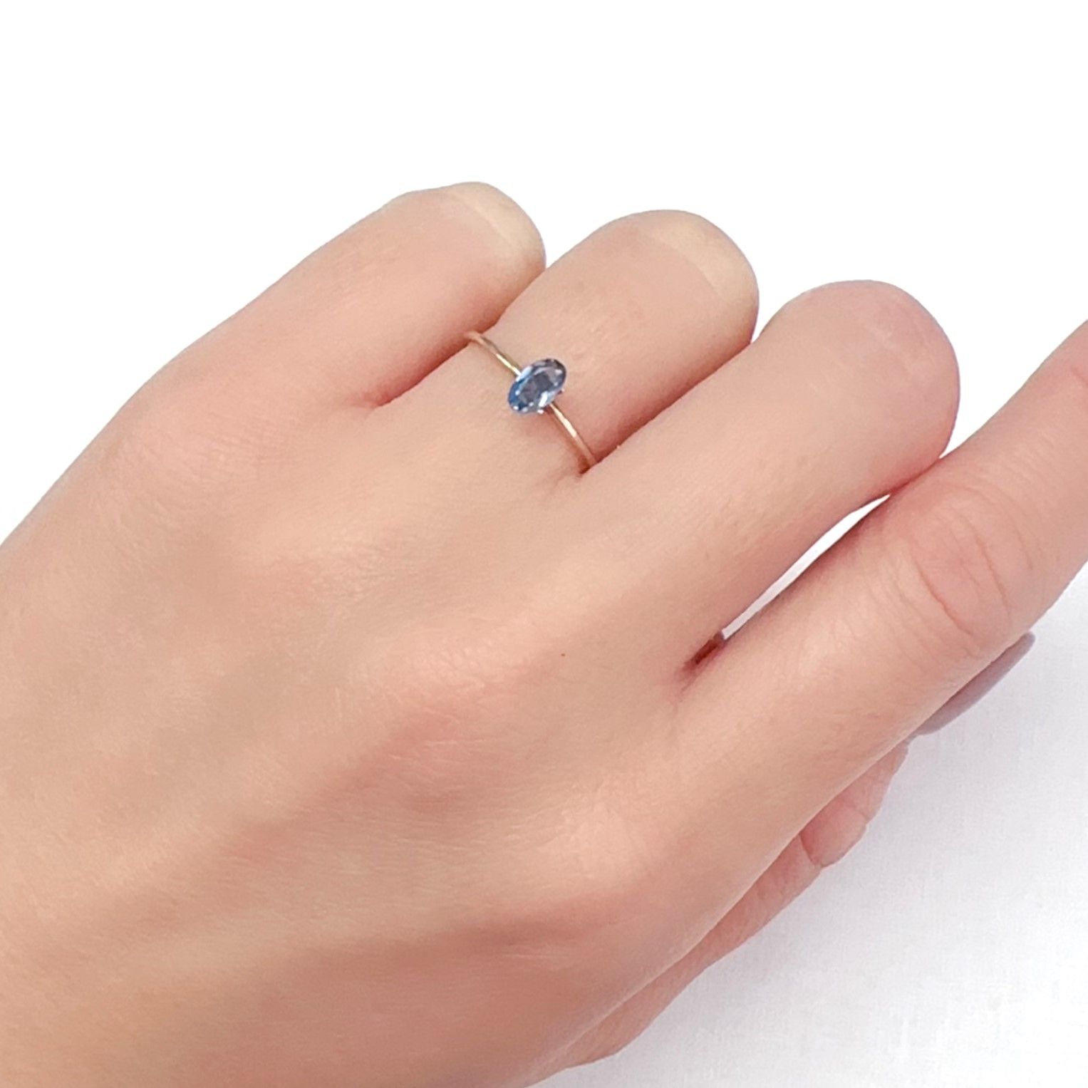 タトゥーアクアマリン ブラジル・ミナスジェライス州タトゥー鉱山産 0.20ct[240226068]5.7x3.2mm前後