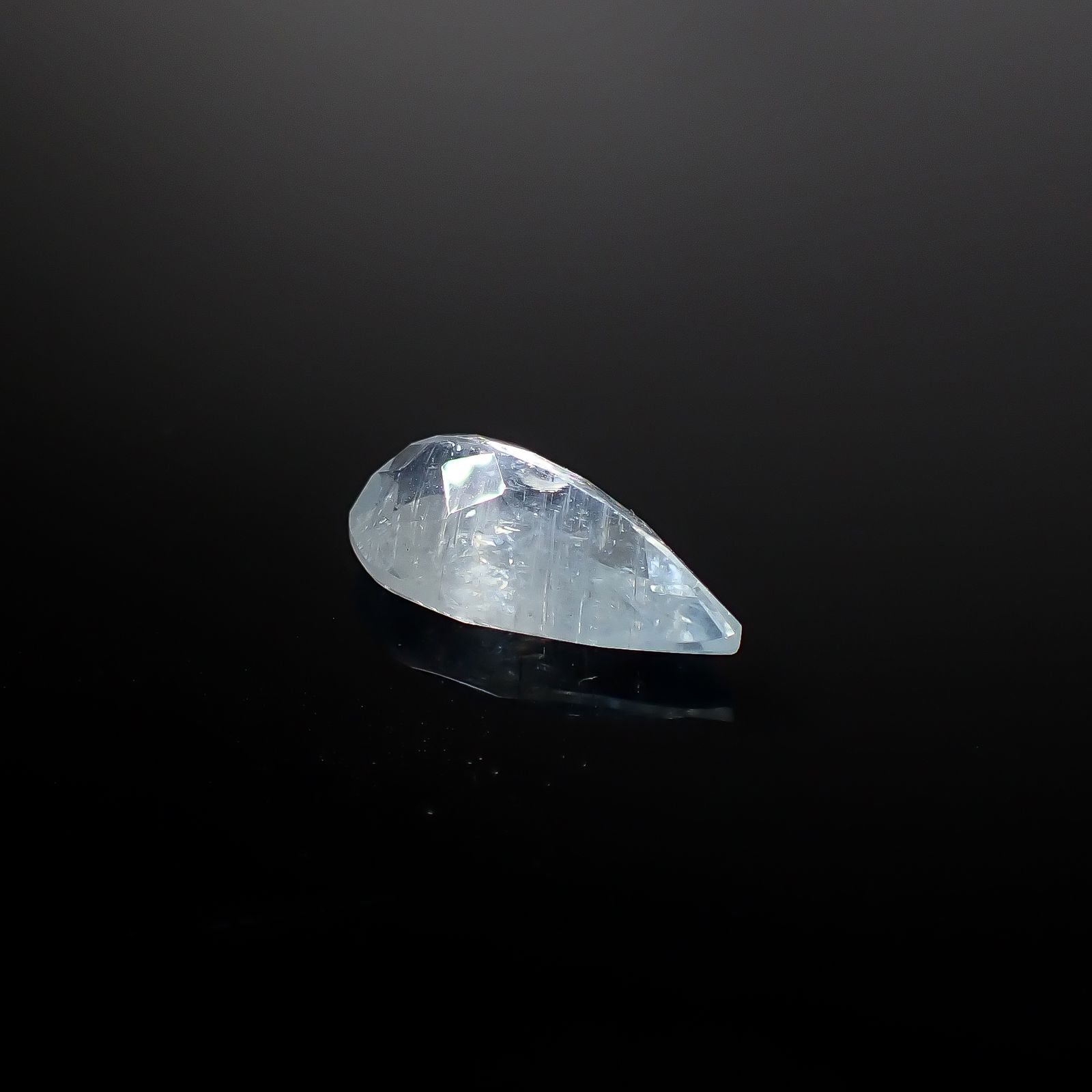 イリデッセンスアクアマリン ブラジル産 4.78ct [250730699]16.7x9.1mm前後