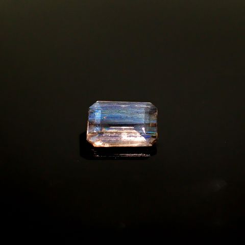 レインボースキャポライト ブラジル産 1.05ct / 8x5.8mm前後 [250931047]