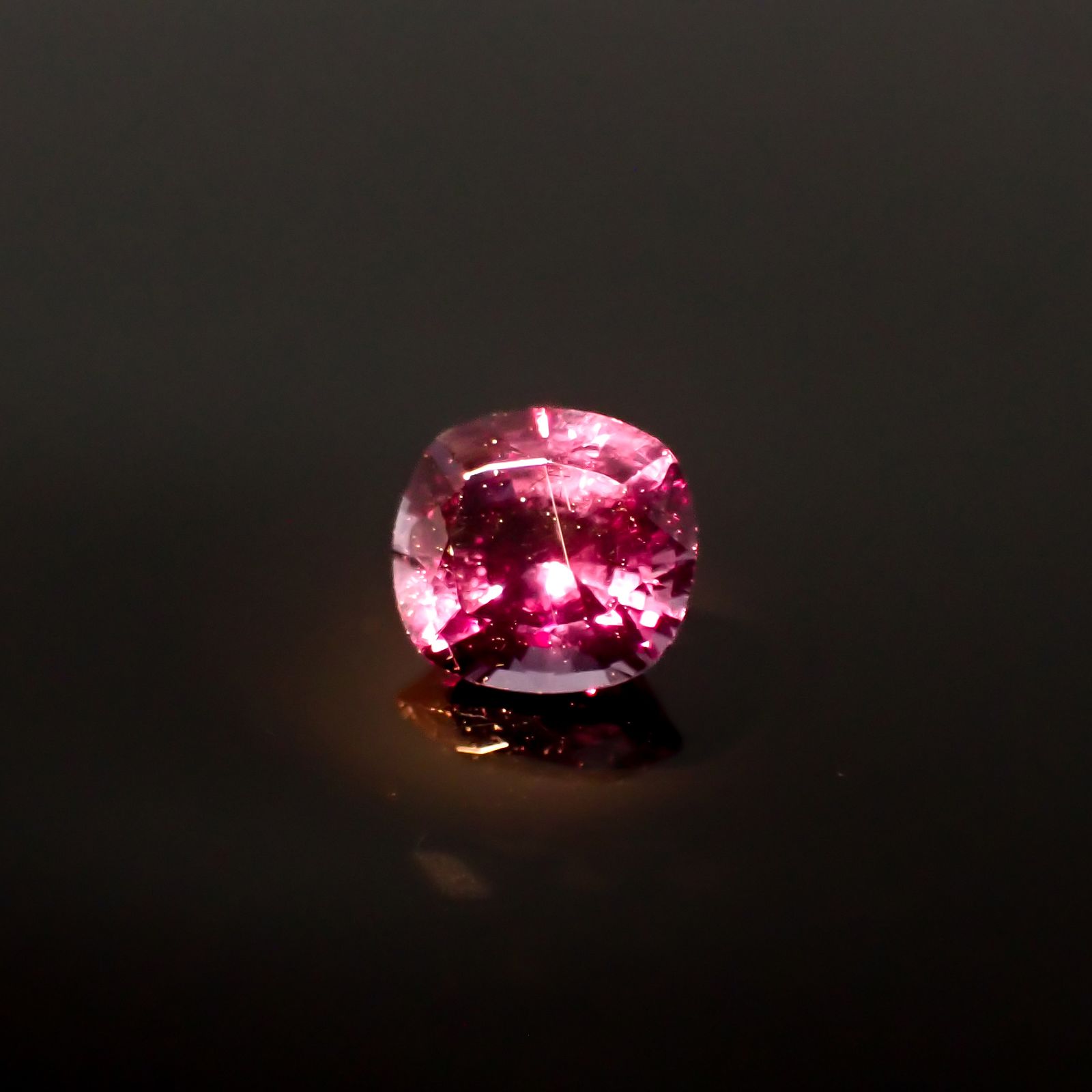 ベキリーブルーガーネット（カラーチェンジガーネット アレキタイプ） マダガスカル・ベキリー産 0.75ct[240628287]5.4x5mm前後
