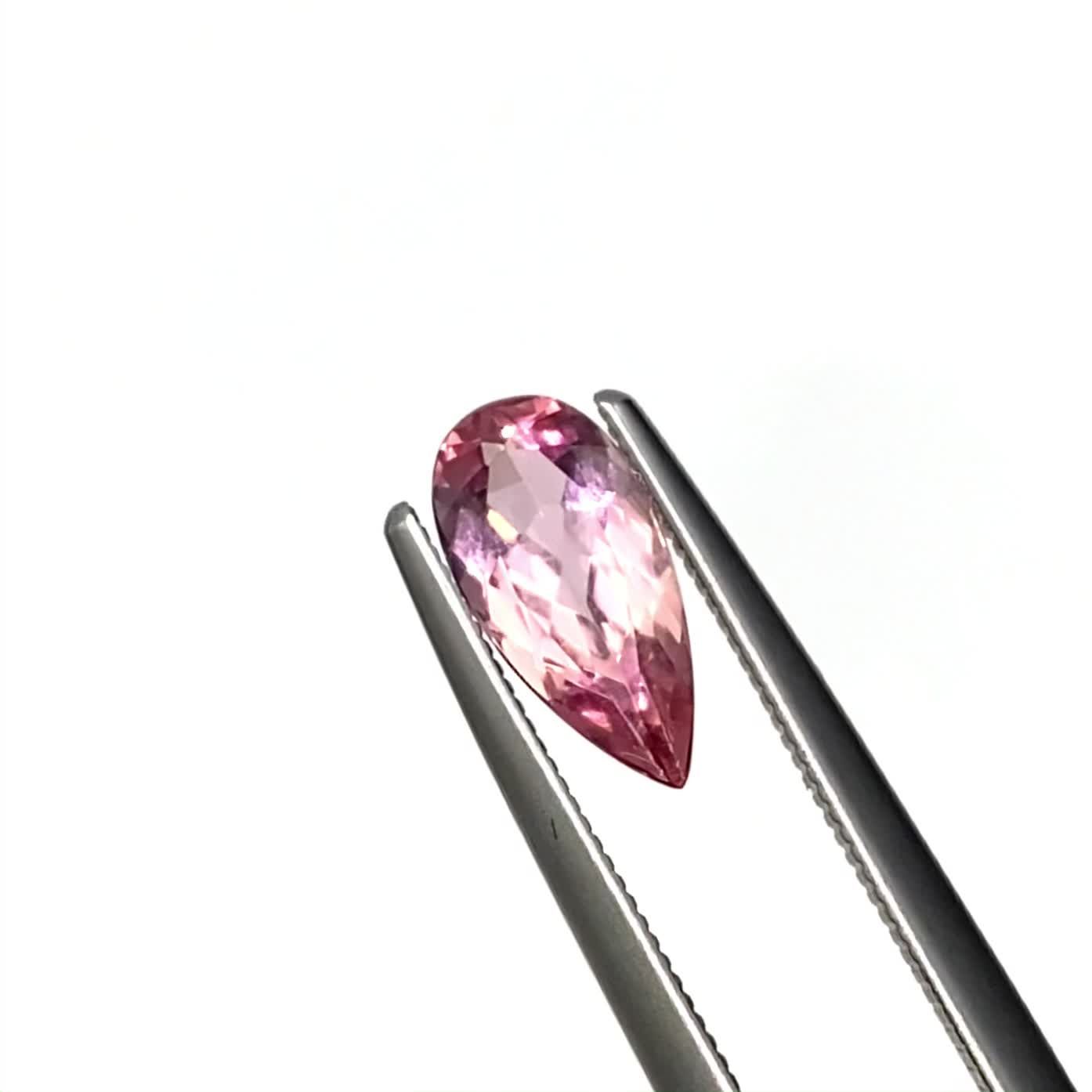 インペリアルトパーズ(宝石名トパーズ)ブラジル産 識別済 1.05ct / 9.8