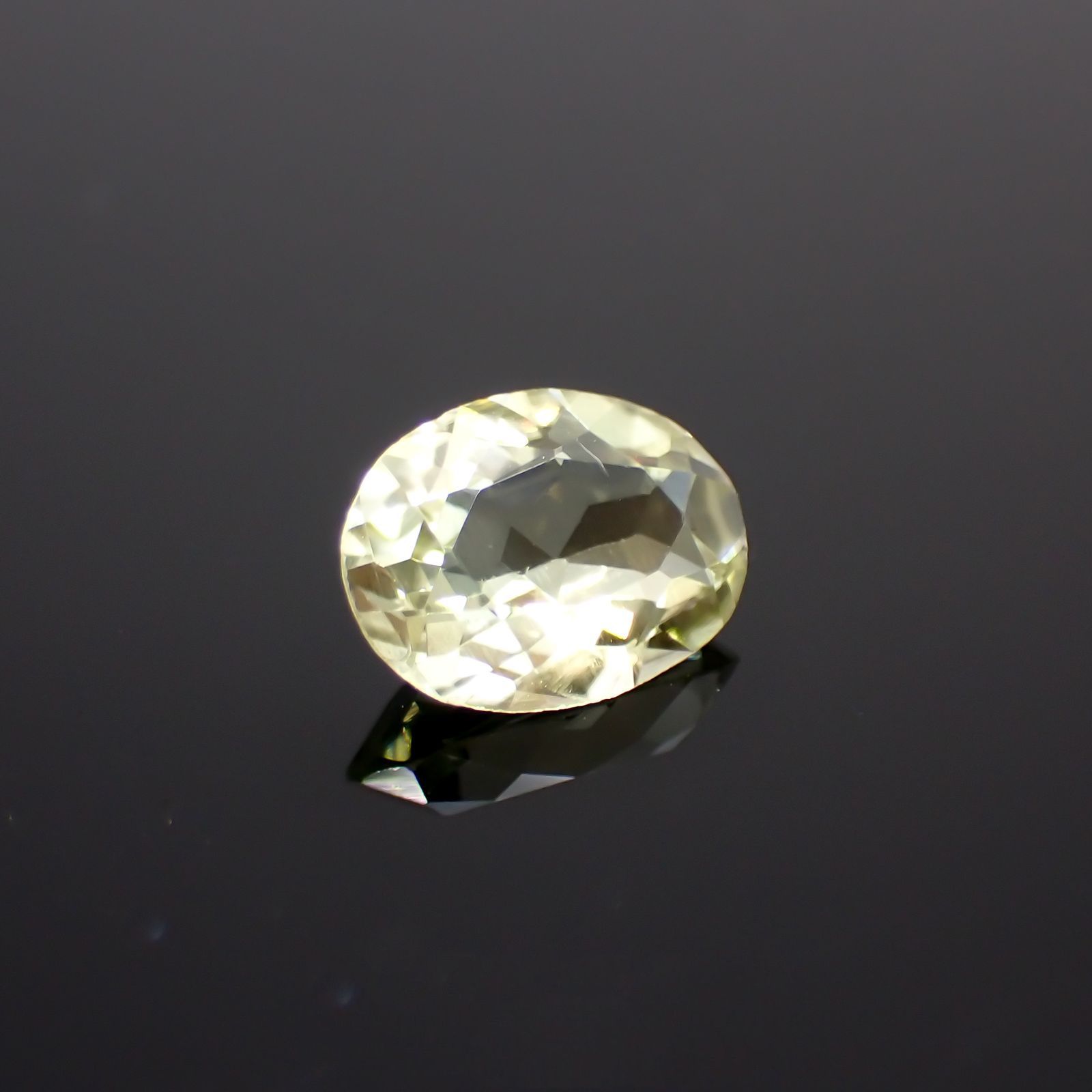 シリマナイト(宝石名シリマナイト)インド産 1.09ct 識別済[211113691]7.9x5.9mm前後