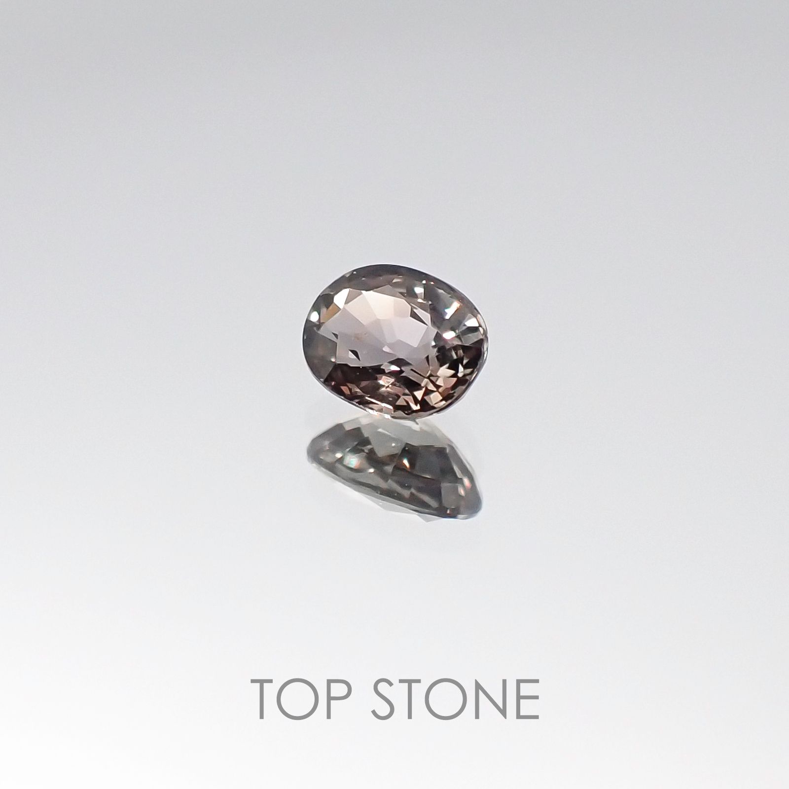 カラーチェンジサファイア非加熱(宝石名サファイア) タンザニア産 0.36ct 識別済[20106021]4.6×3.6mm前後