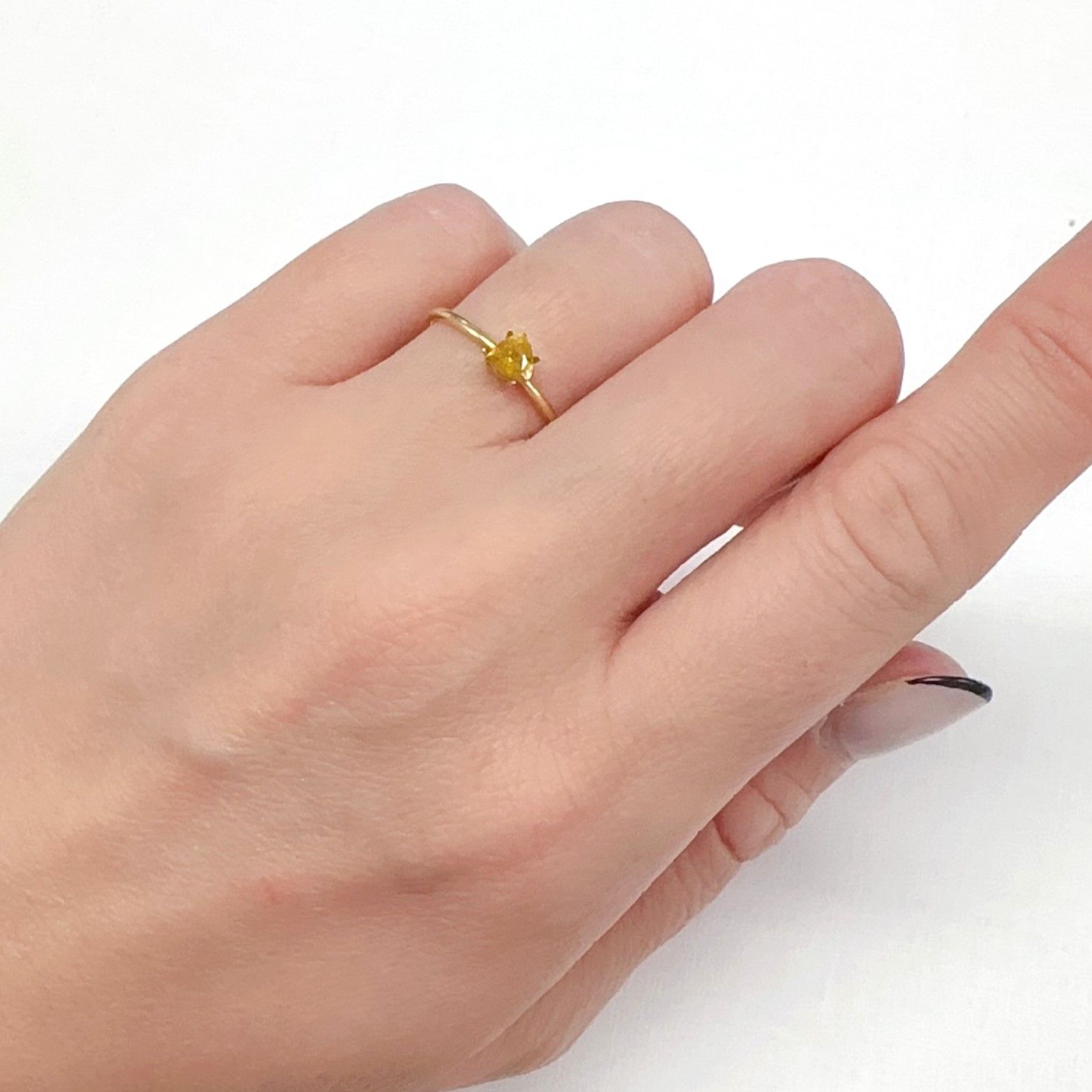 ウィレマイト アメリカ・ニュージャージー州産 0.37ct[240326386]4.2x4.2mm前後