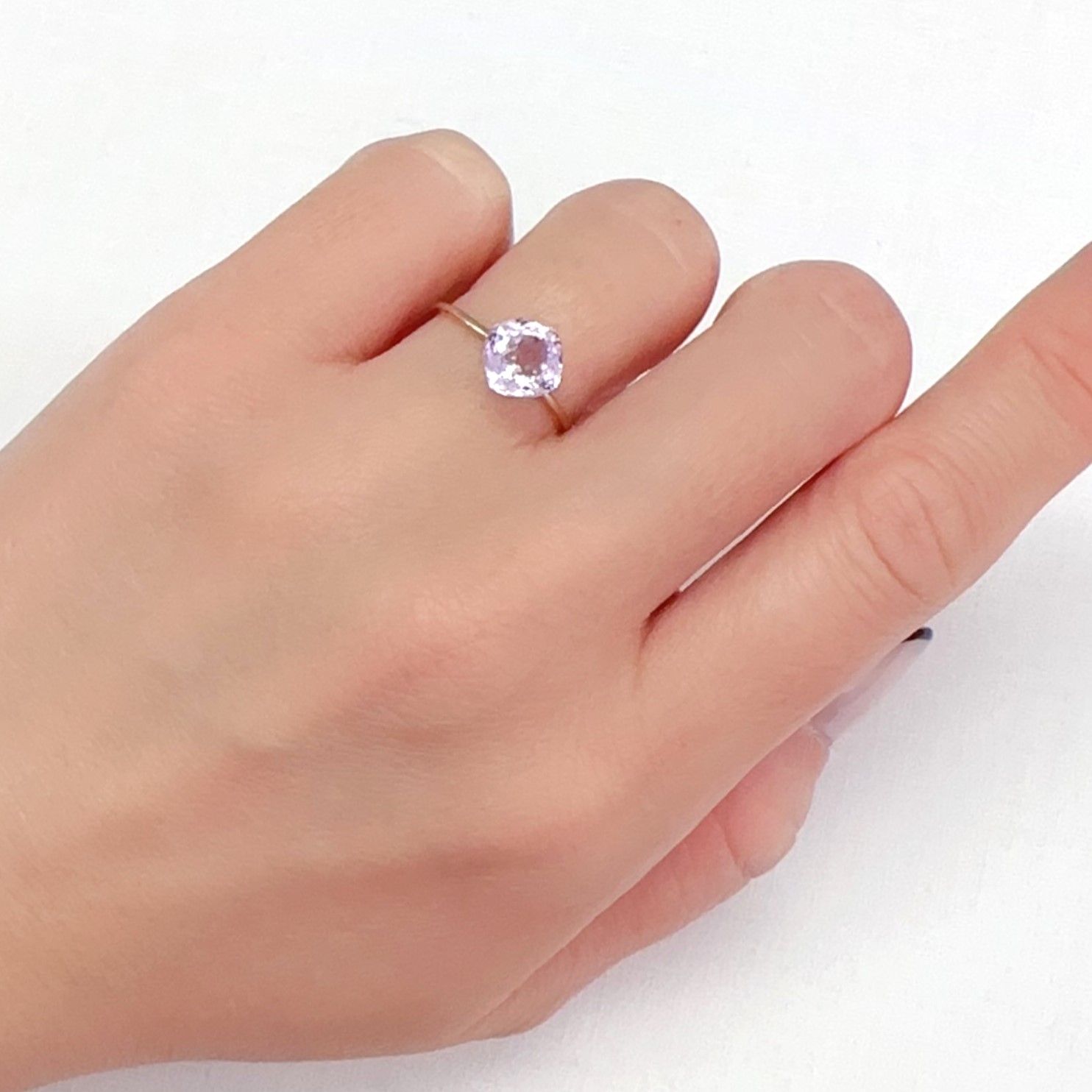 クンツァイト アフガニスタン産 1.89ct[231224788]7.1x7mm前後