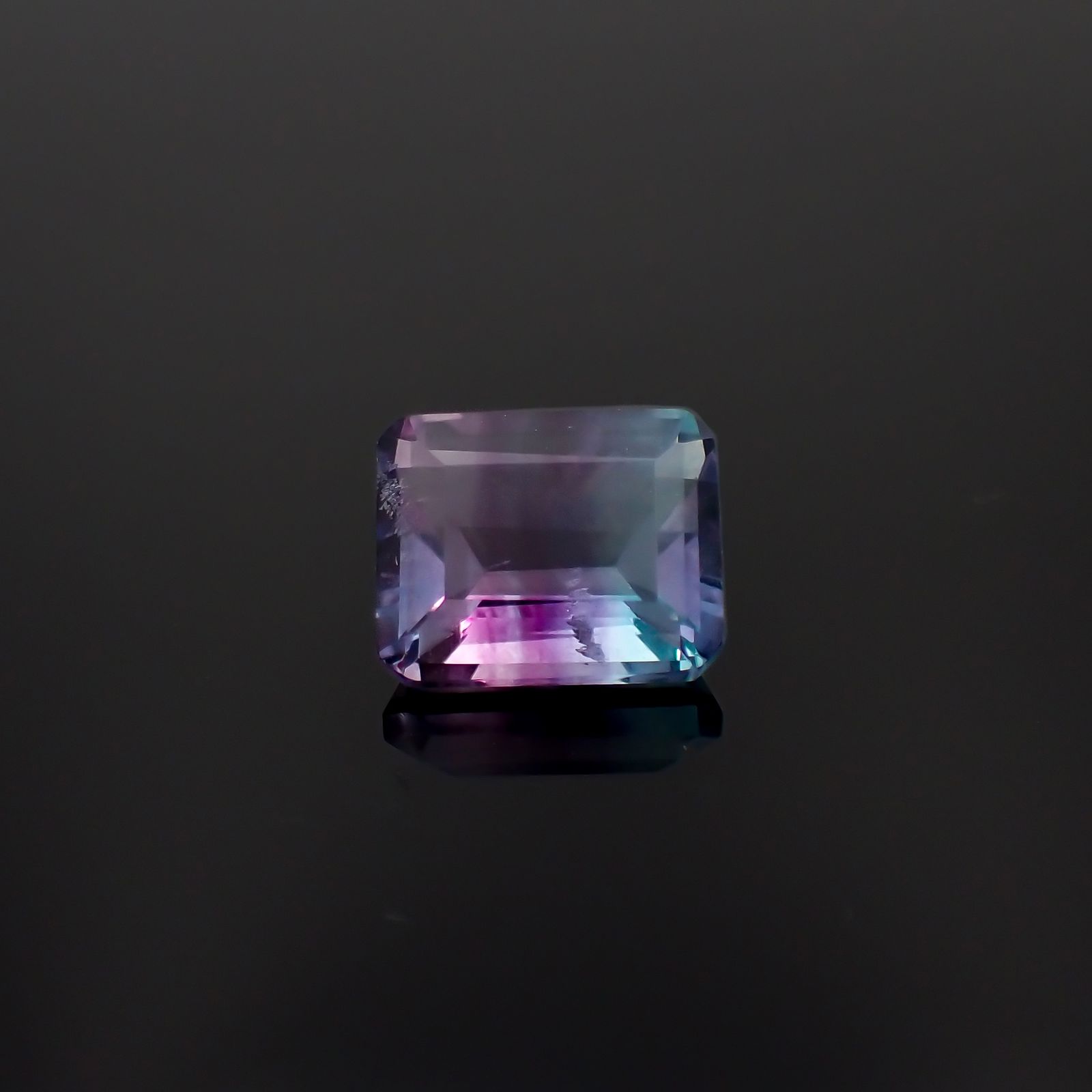 パーティカラーフローライト フルオレッセンス ブラジル産 5.51ct[230823272]11x8.9mm前後