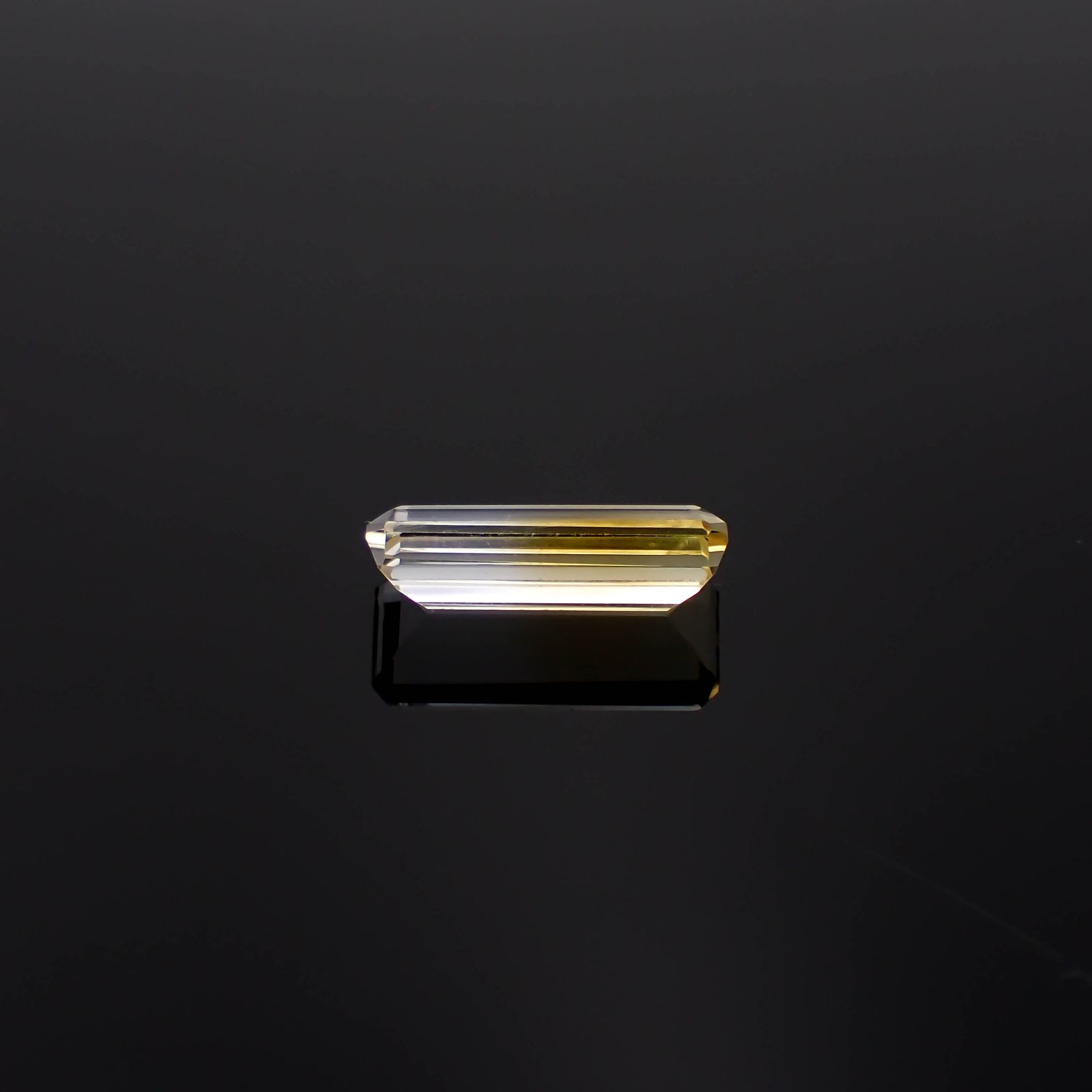 バイカラーシトリン ブラジル・ミナスジェライス州産 11.97ct[240326470]22.6x9.3mm前後