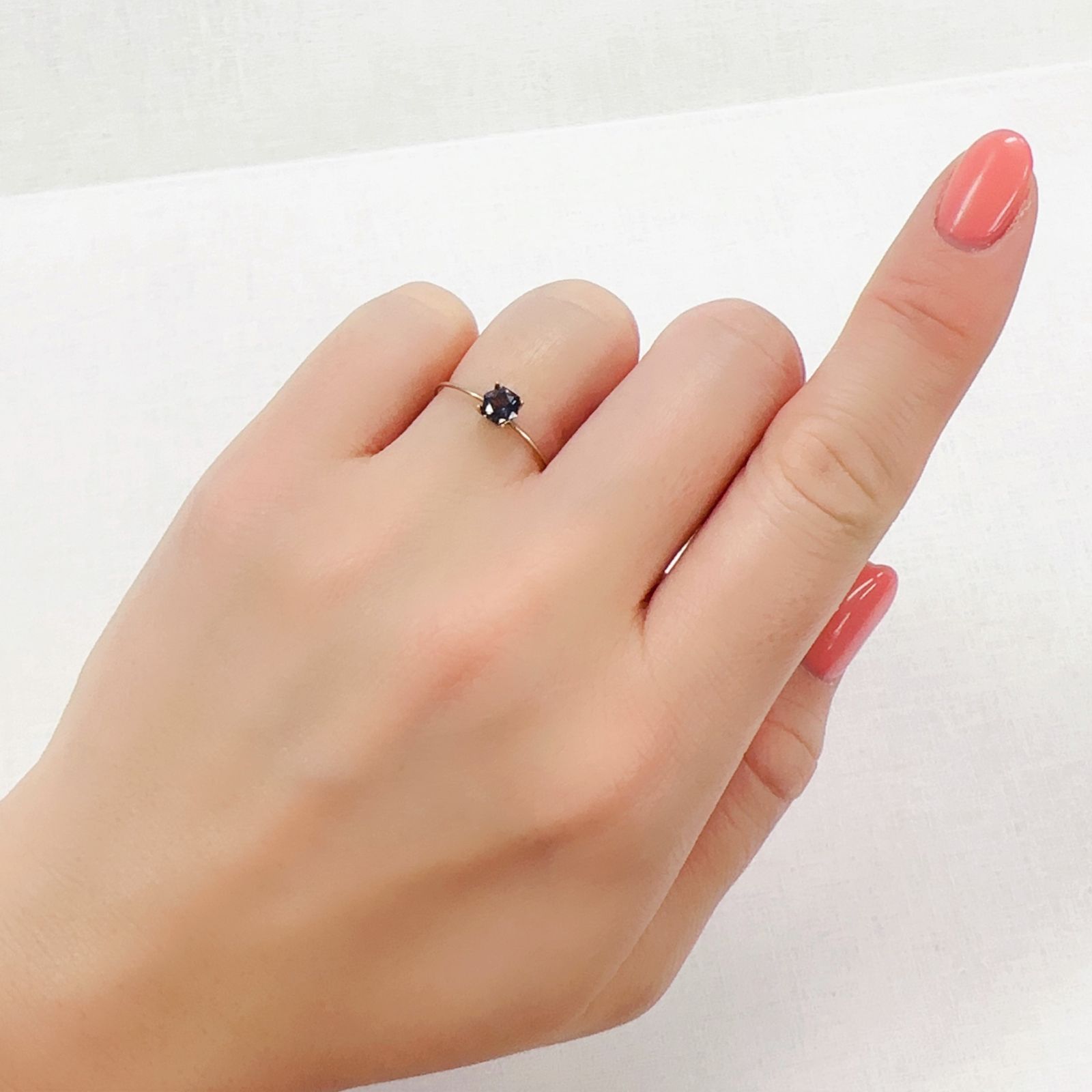 ◇ヘキサゴンカット◇バイオレットスピネル(宝石名スピネル)ビルマ/マダガスカル産 0.41ct 識別済[230220659]4.2x4.1mm前後