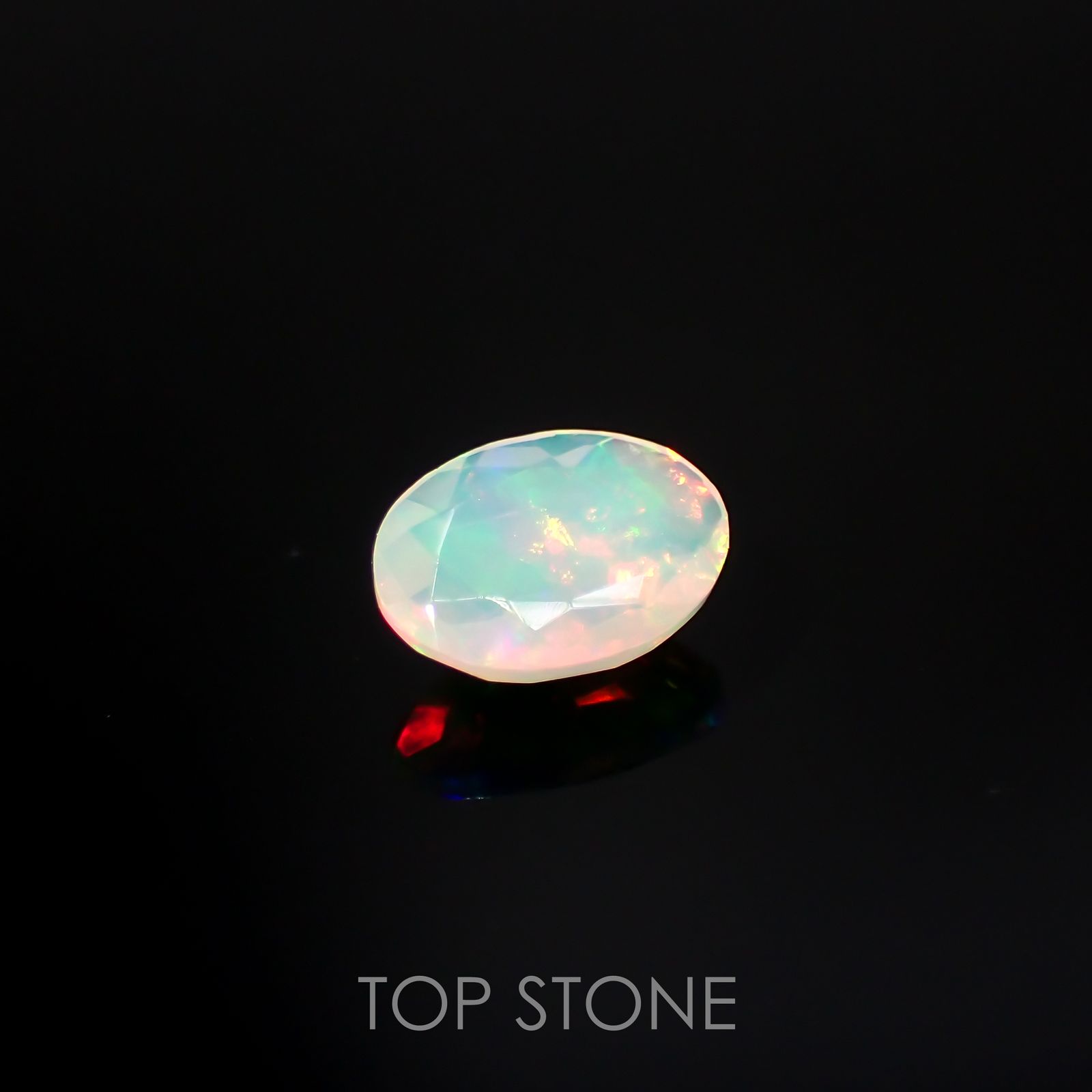 エチオピアオパール(宝石名オパール)エチオピア産 0.66ct 識別済[220114789]8x5.9mm前後
