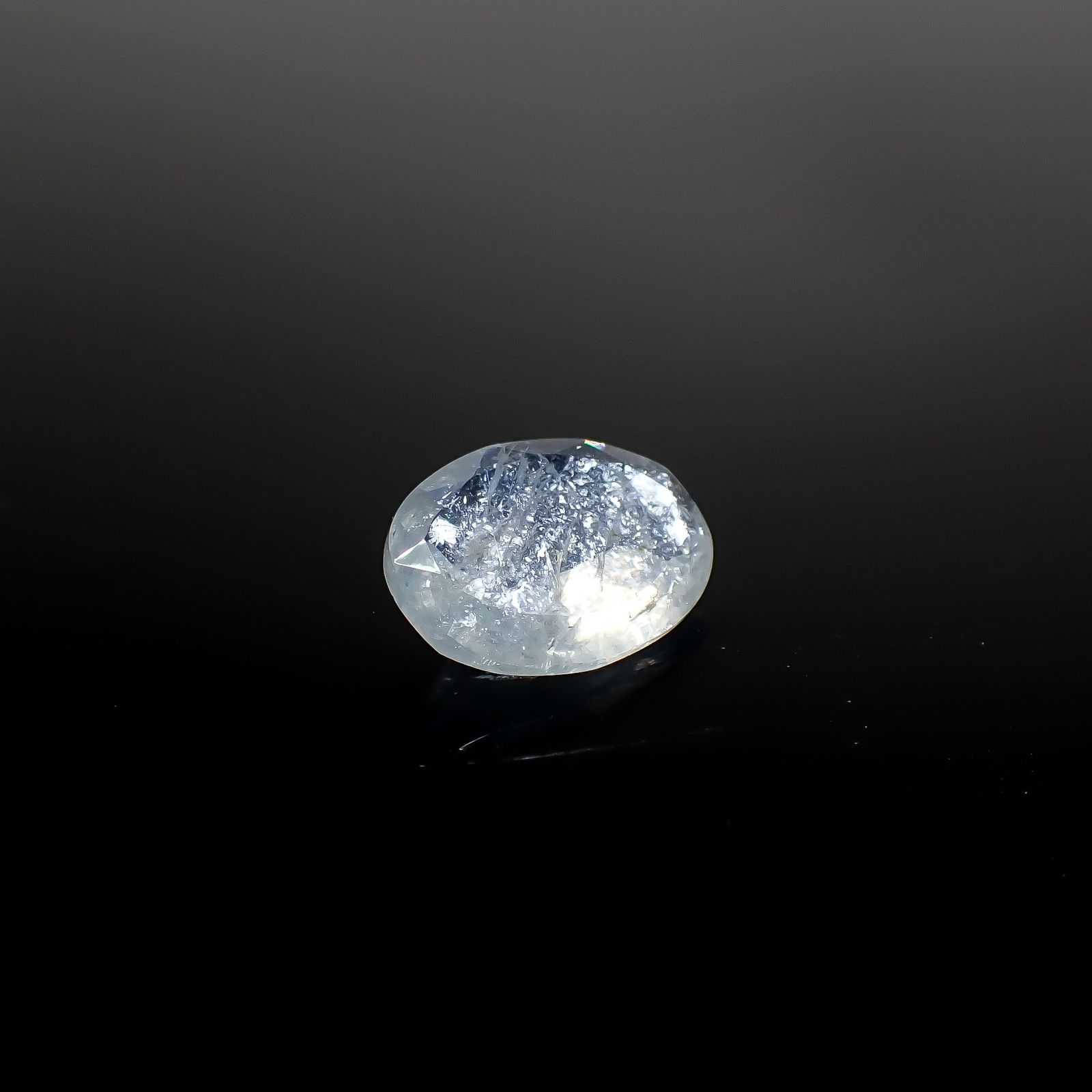 イリデッセンスアクアマリン ブラジル産 1.60ct [250730705]10.1x7.4mm前後