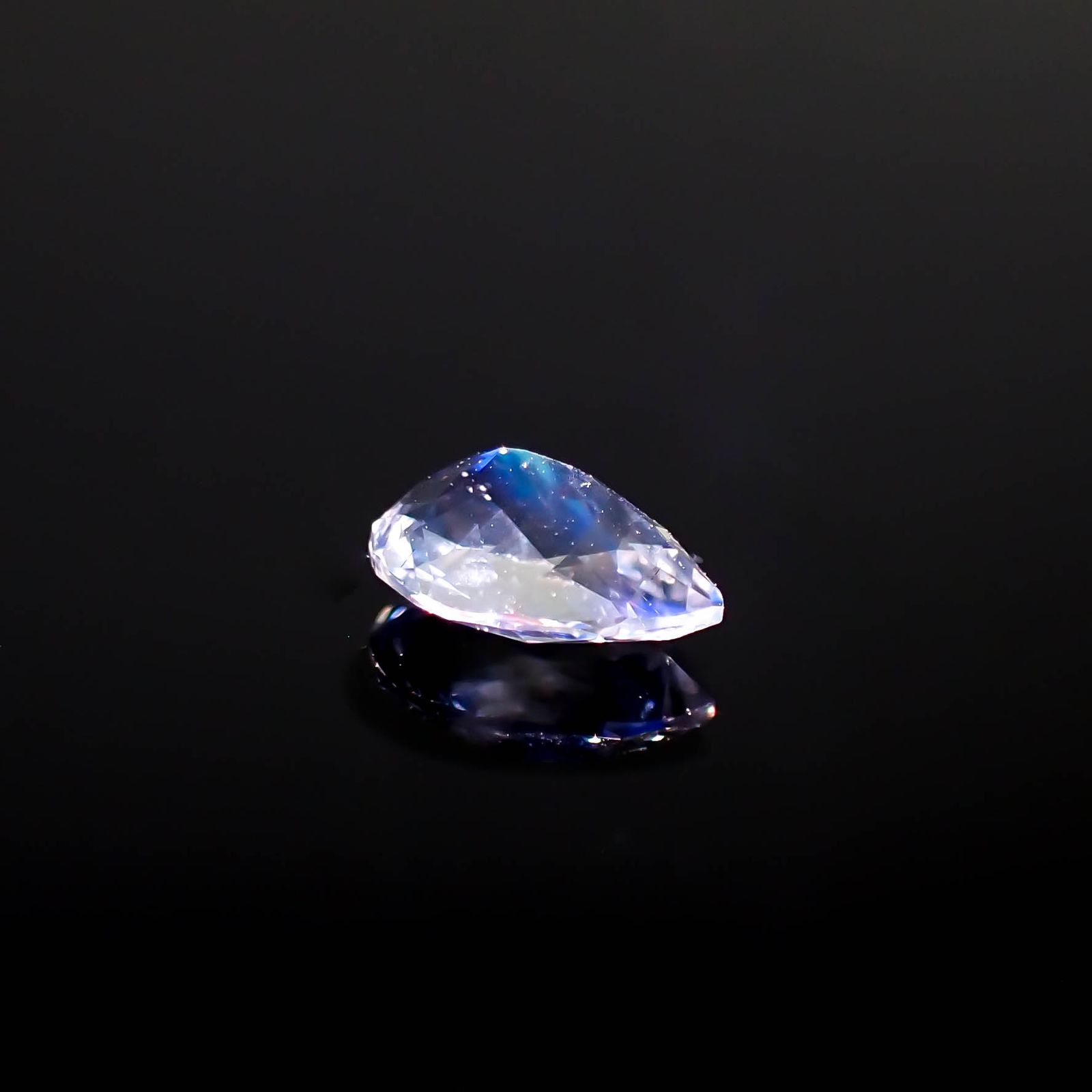 レインボームーンストーン ザンビア産 0.62ct[240326927]7x5.1mm前後