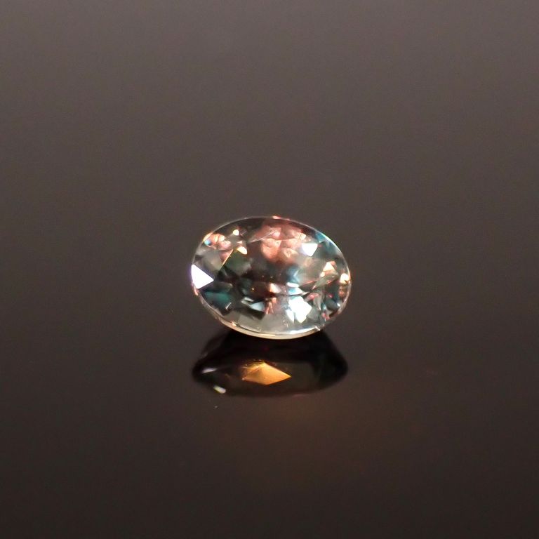 電球色(ライト)の照射で変色