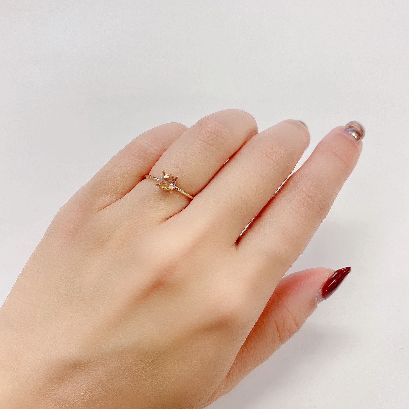 ポードレッタイト(宝石名ポードレッタイト)ビルマ産 0.365ct ソ付(彩珠)[230722812]4.7x4.5mm前後
