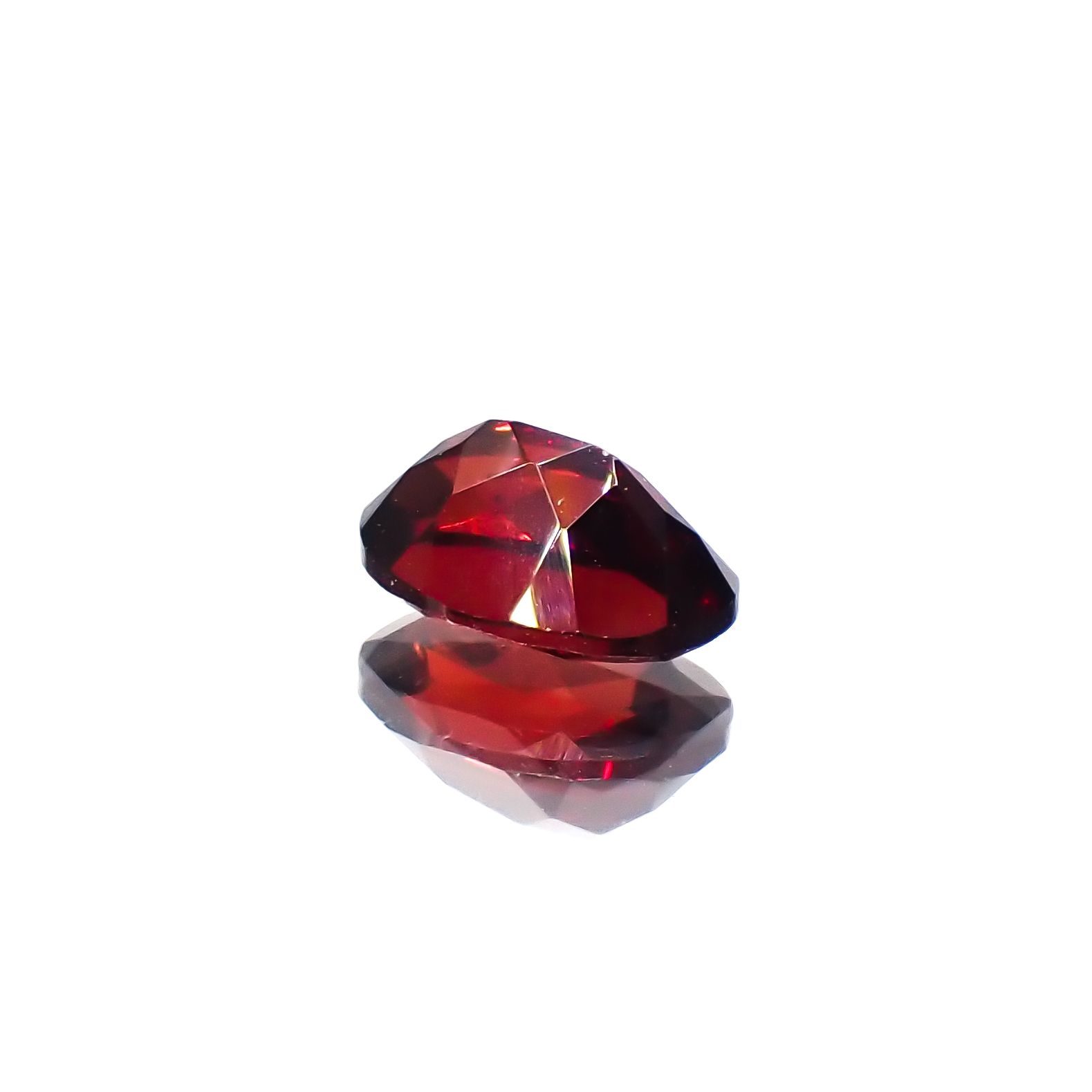 パイラルスパイトガーネット モザンビーク産 1.03ct[230421777]7x5mm前後
