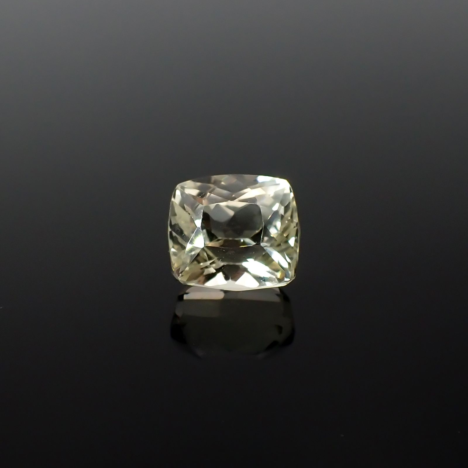 イエロースポジュミン(宝石名スポジュミン)アフガニスタン産 6.23ct 識別済[231225008]10x8.9mm前後