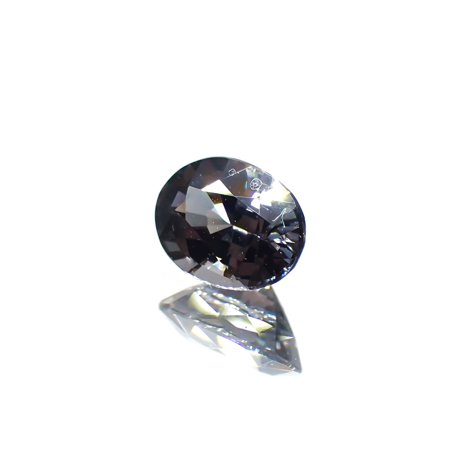 プラチナスピネル(宝石名スピネル)ビルマ産 0.80ct 識別済[250114115]6.6x4.8mm前後
