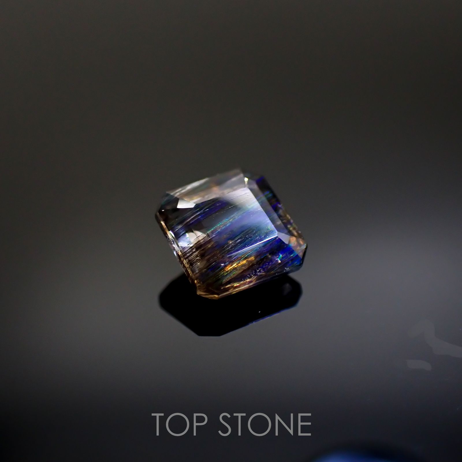 レインボースキャポライト ブラジル産 0.82ct[220817524]5.9x5.9mm前後