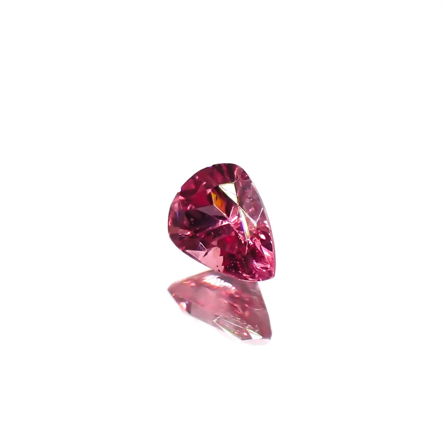 ホットピンクスピネル タンザニア・マヘンゲ産 0.15ct[240327002]3.9x2.8mm前後