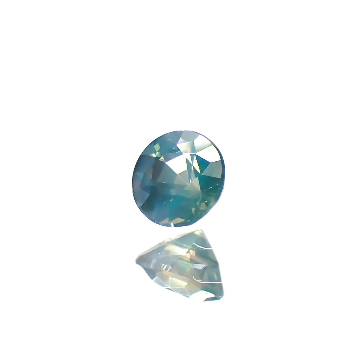 アレキサンドライトキャッツアイ ブラジル・ミナスジェライス州ヘマチタ鉱山産 0.076ct[240929039]2.4x2.4mm前後