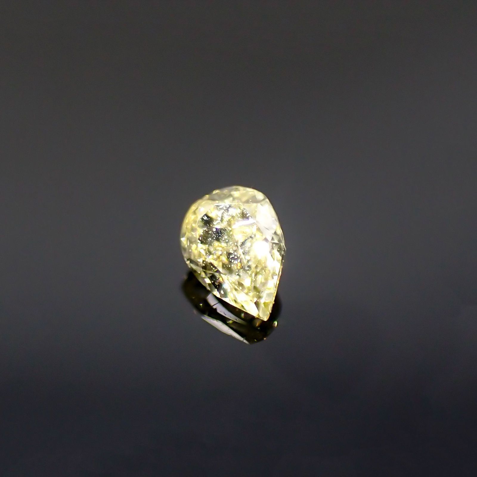 イエローダイヤモンド SI-VS(宝石名ダイアモンド) 0.058ct 識別済[220616399]2.7x2mm前後