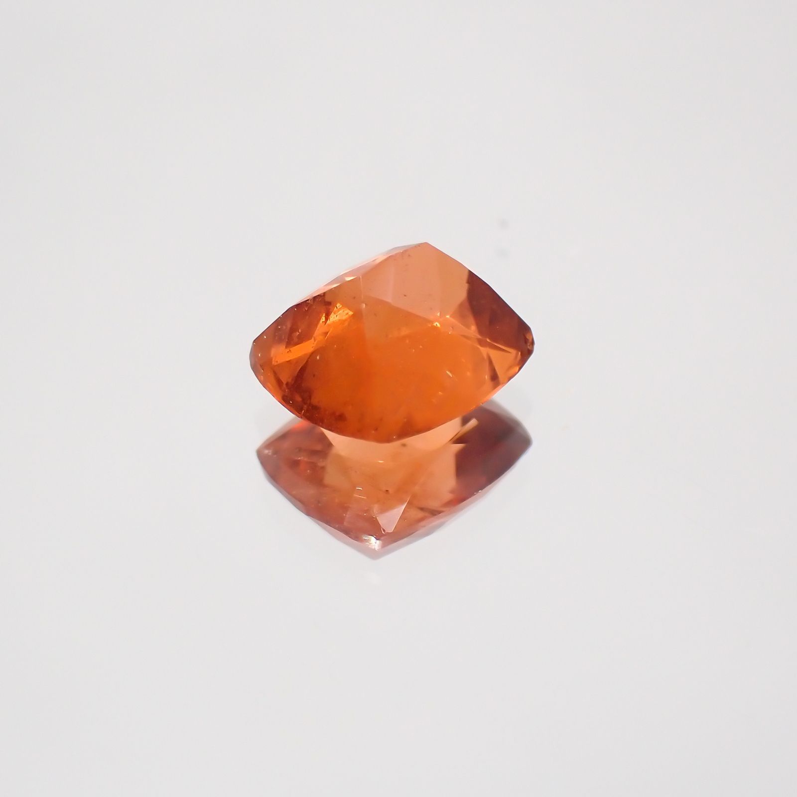 トリプライト(宝石名トリプライト)ブラジル産 1.108ct ソ付(彩珠)[220817274]6.2x5.4mm前後