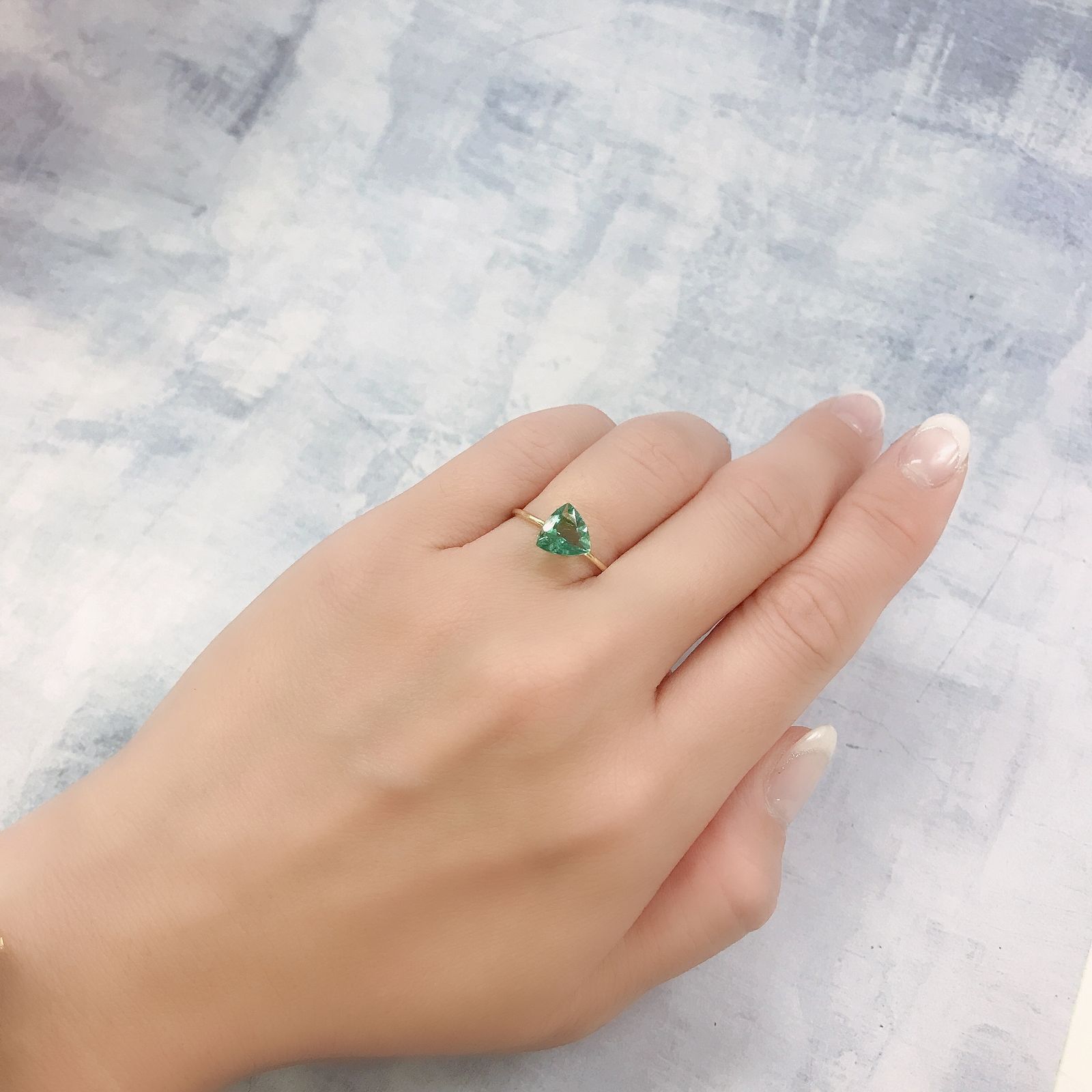 フローライト フルオレッセンス イギリス・ロジャリー鉱山産 1.52ct[220716923]7.7x7.7mm前後