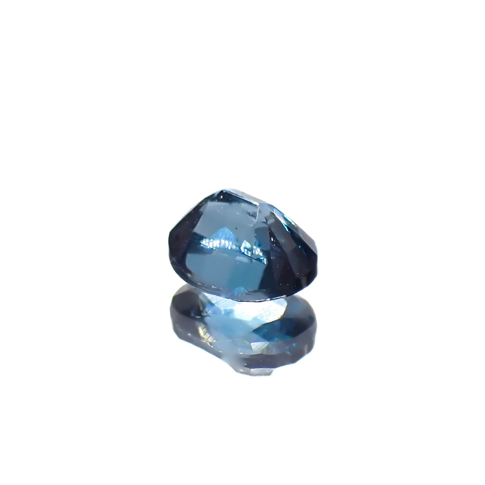 オーシャンブルーカイヤナイト(宝石名カイヤナイト)インド・オリッサ州産 0.49ct 識別済[240929162]5.1x4.1mm前後