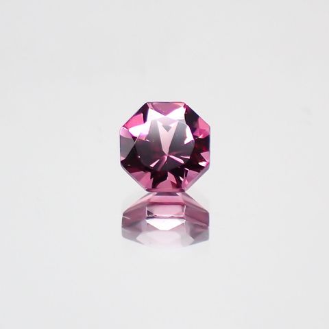 ◇オクタゴンカット◇マラヤガーネットSA(宝石名ガーネット) タンザニア産 0.40ct 識別済[210611032]4×4mm前後