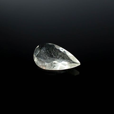 リビアングラス 発見地：エジプト・リビア砂漠 1.96ct / 13.9x8mm前後 [251131310]