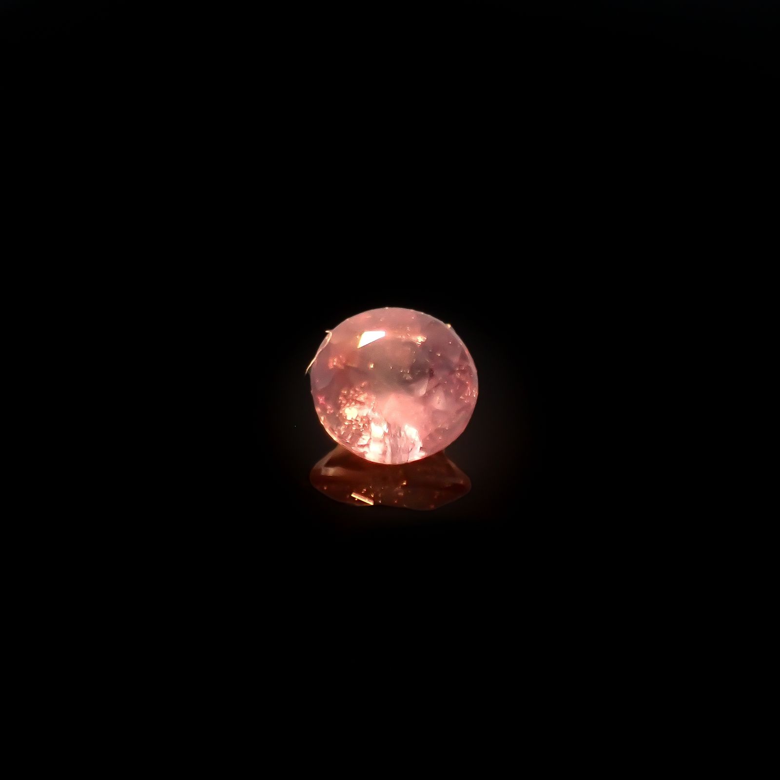 シルキーアレキサンドライト ブラジル産/EmeraldMains社製 0.053ct[240527609]2.3x2.3mm前後