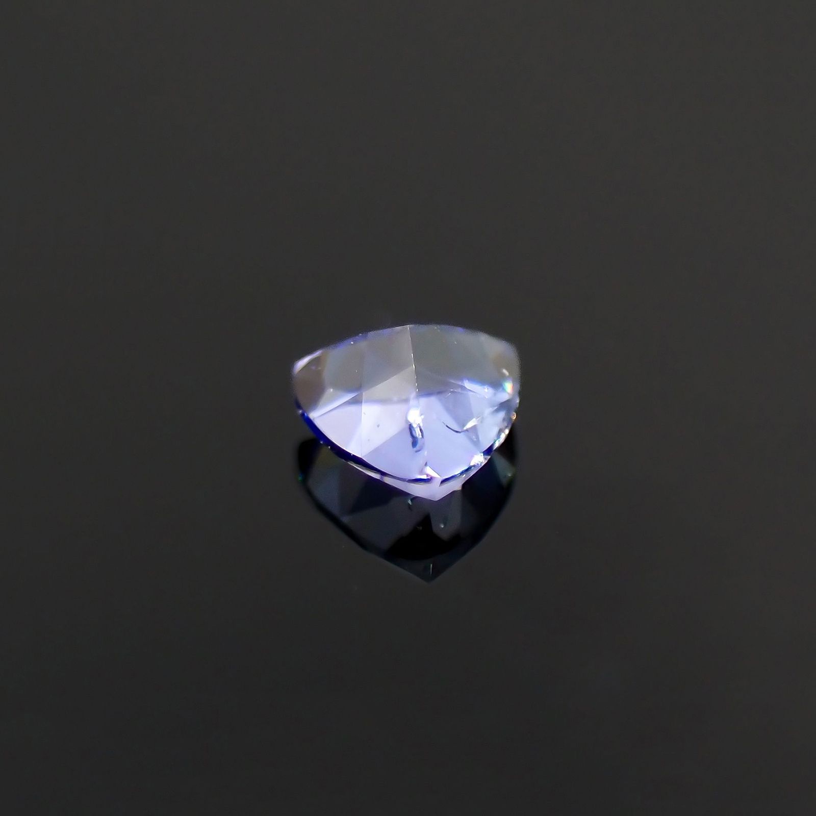 ベニトアイト アメリカ・カリフォルニア州産 0.064ct / 2.4x2.4mm前後 [260523214]