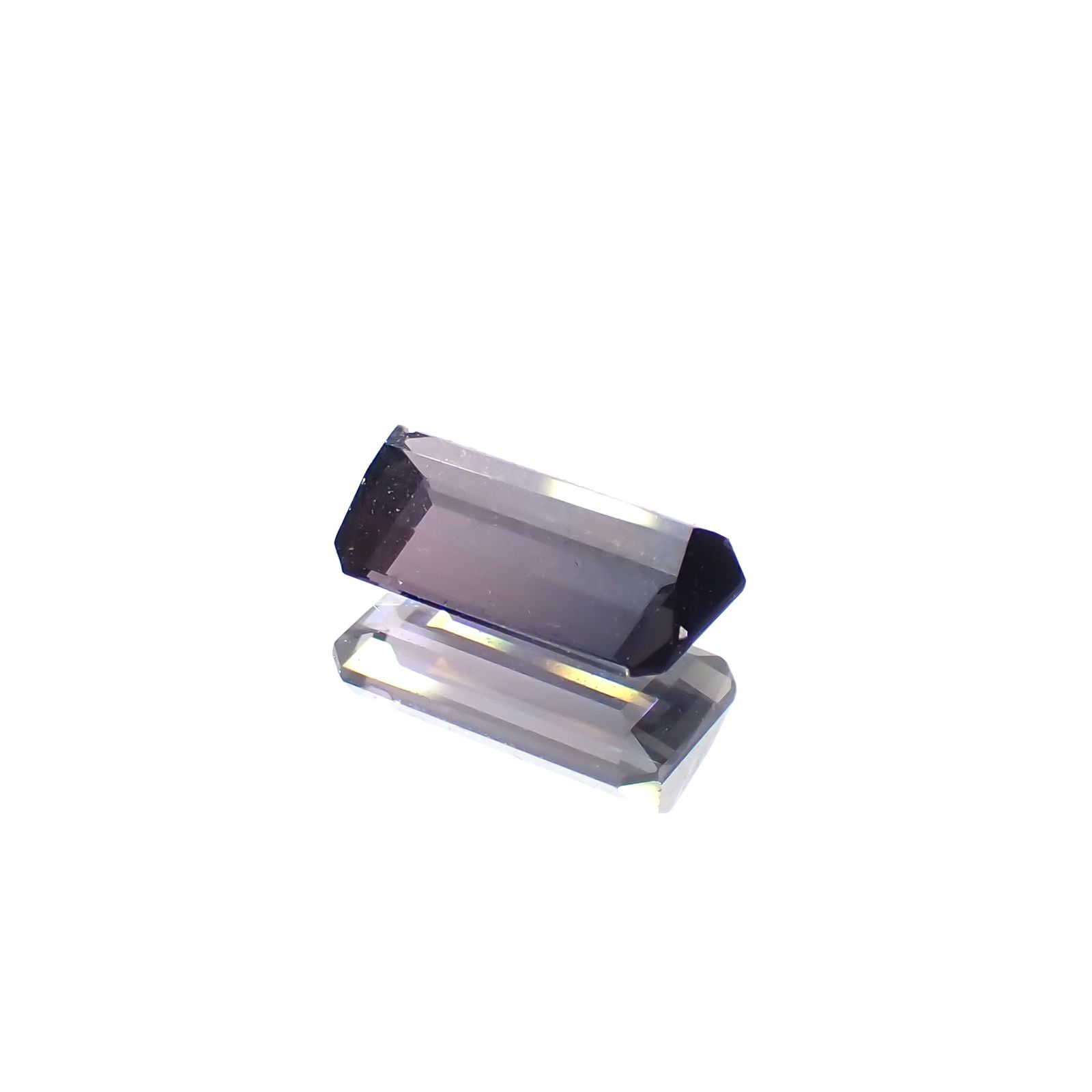 バイカラースピネル フルオレッセンス タンザニア/マダガスカル産 0.64ct[230722678]6.4x3.7mm前後