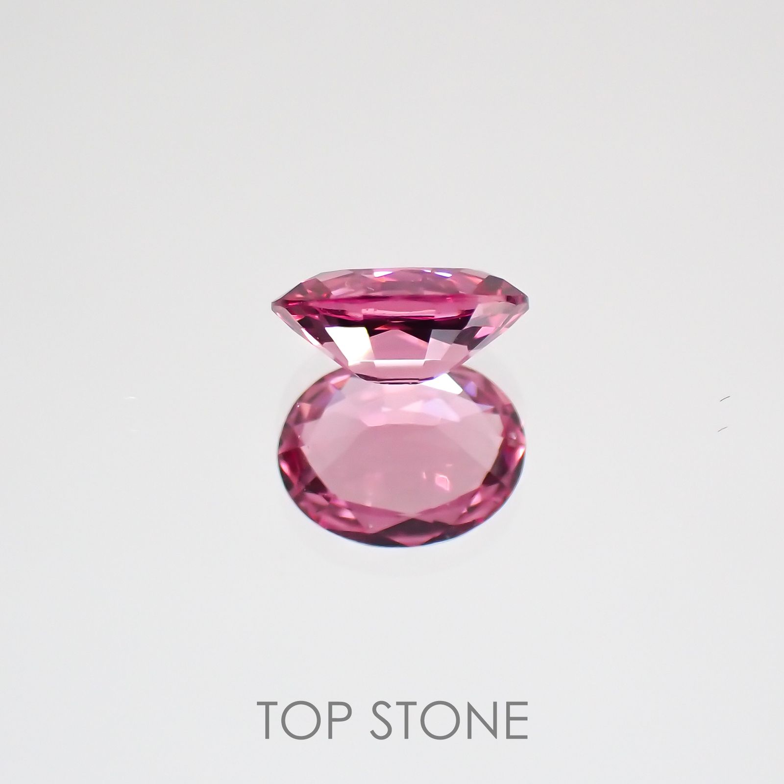 ホットピンクスピネル タンザニア産 ルース 0.37ct[210510853]5.1×4.2mm前後