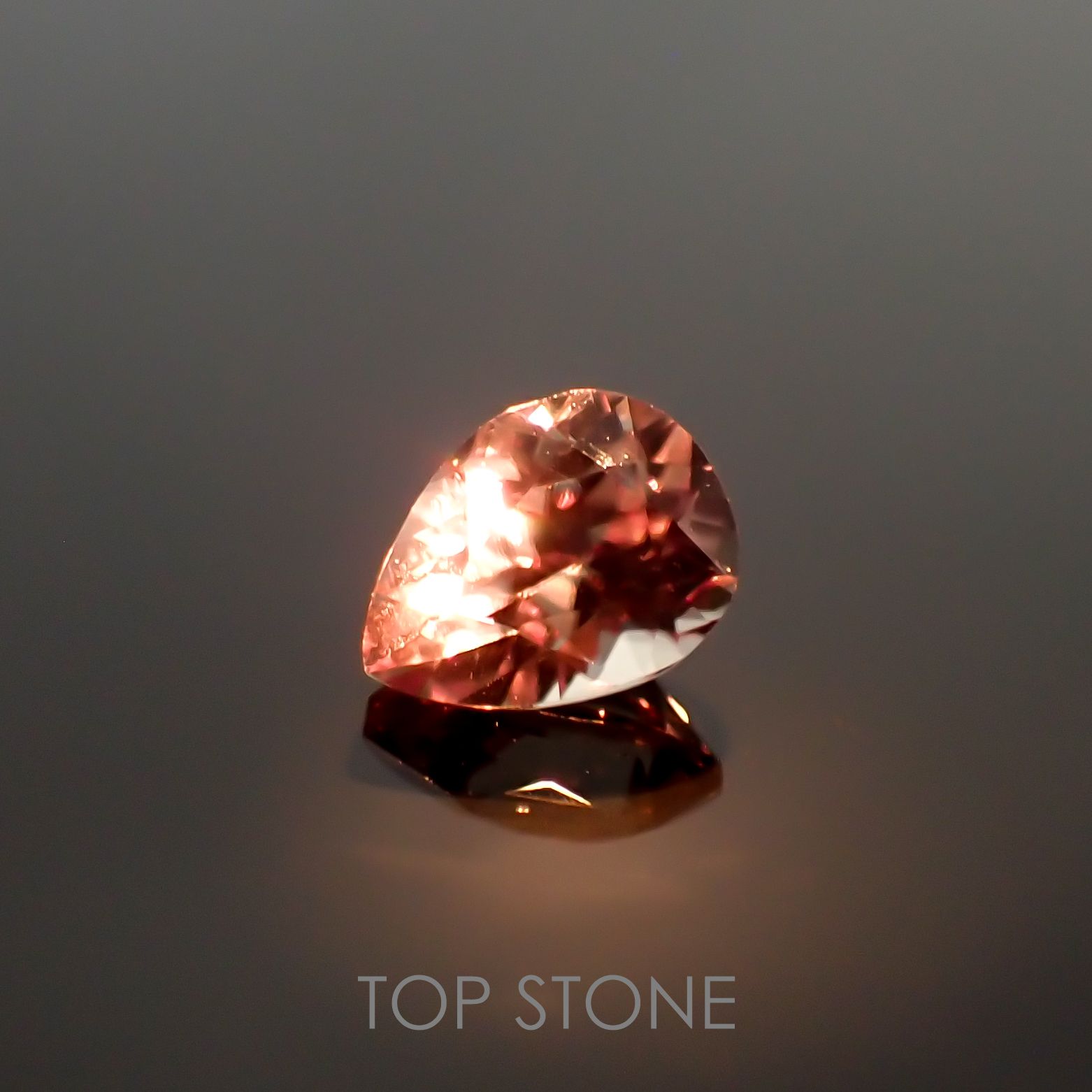 ダイアスポア カラーチェンジ(宝石名ダイアスポア) トルコ産 0.89ct 識別済[210912420]6.9×5.3mm前後