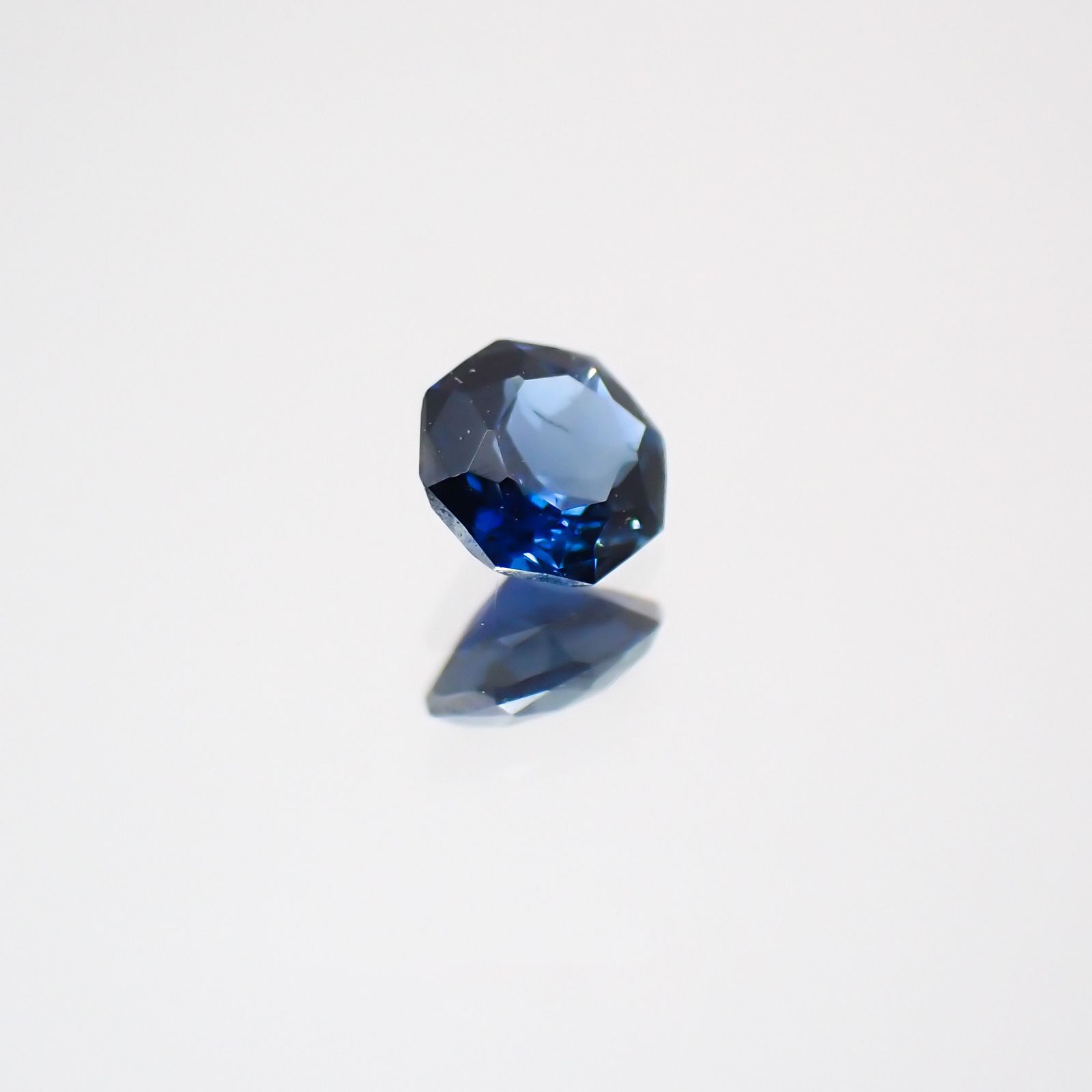 ◇オクタゴンカット◇サファイアSA(宝石名サファイア) マダガスカル産 0.14ct 識別済[21049064]3.2×3.1mm前後