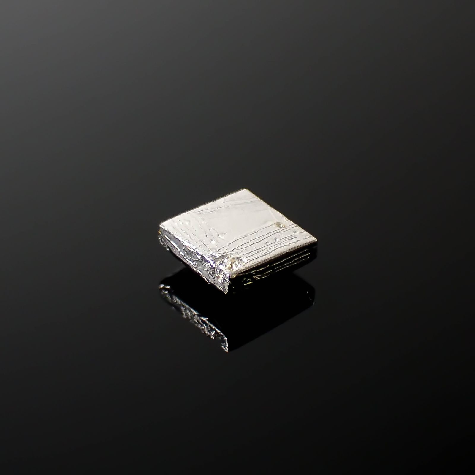 ムオニナルスタ隕石 発見地:スウェーデン 6.42ct[240125769]7.9x7.9mm前後