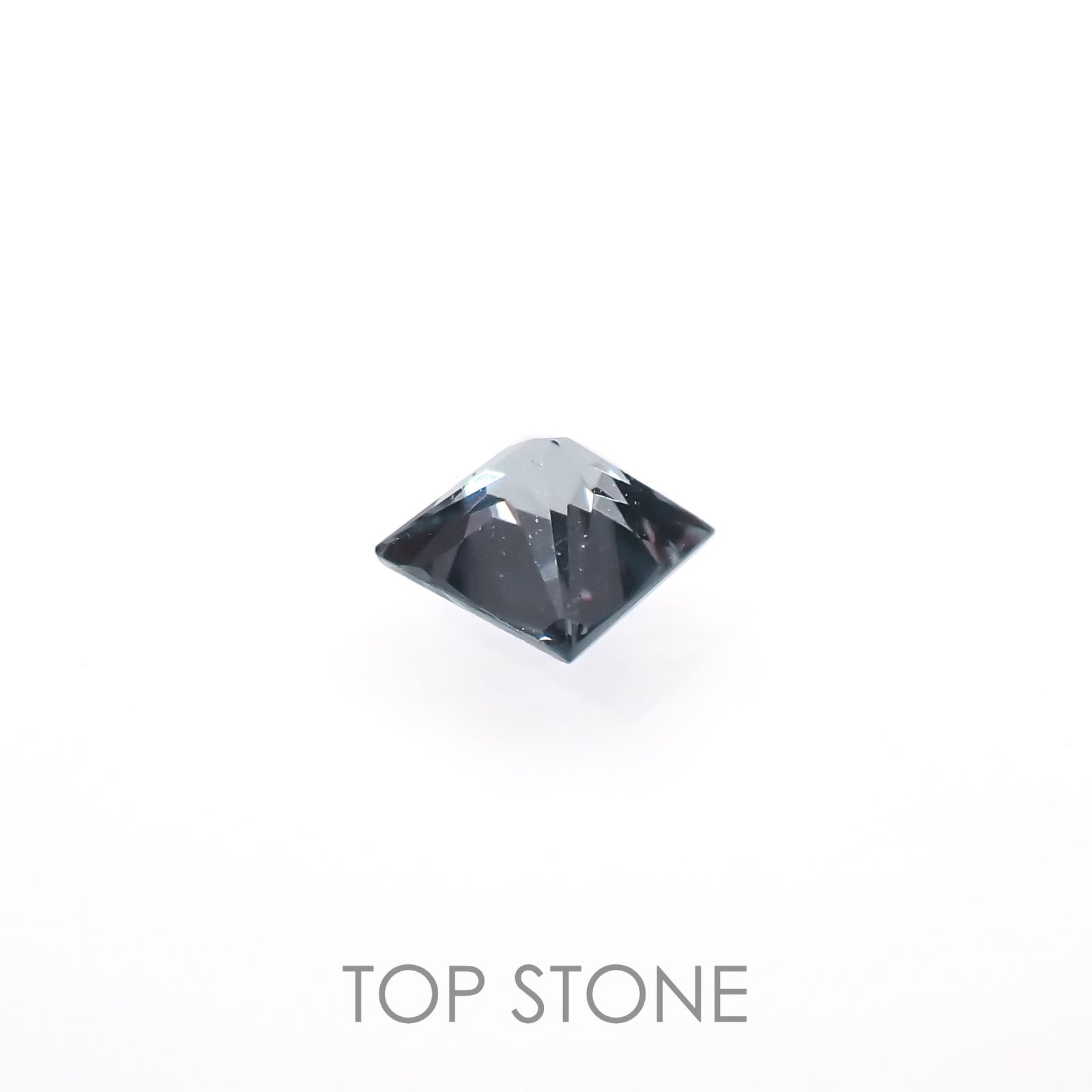 ◇プリンセスカット◇カラーチェンジガーネット アレキタイプ(宝石名ガーネット)マダガスカル・ベキリー産 0.10ct 識別済[221119054]2.5x2.5mm前後
