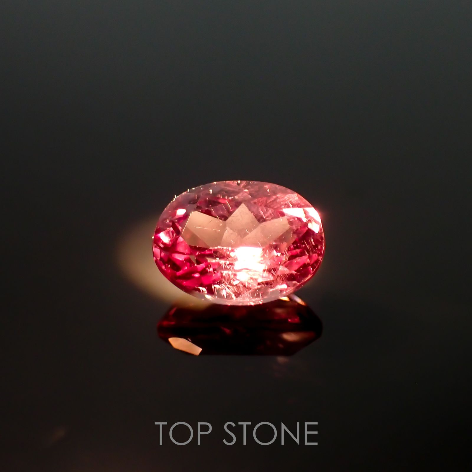 カラーシフトマラヤガーネット(宝石名ガーネット)タンザニア産 0.76ct 識別済[220115006]6x4.6mm前後