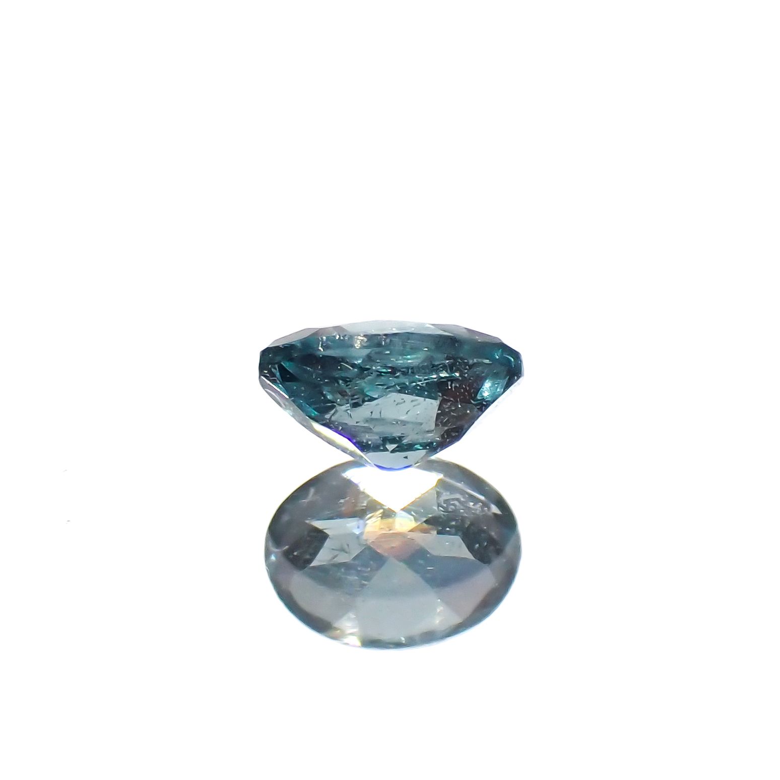ベキリーブルーガーネット（カラーチェンジガーネット アレキタイプ） マダガスカル・ベキリー産 0.22ct[230923540]4x3mm前後