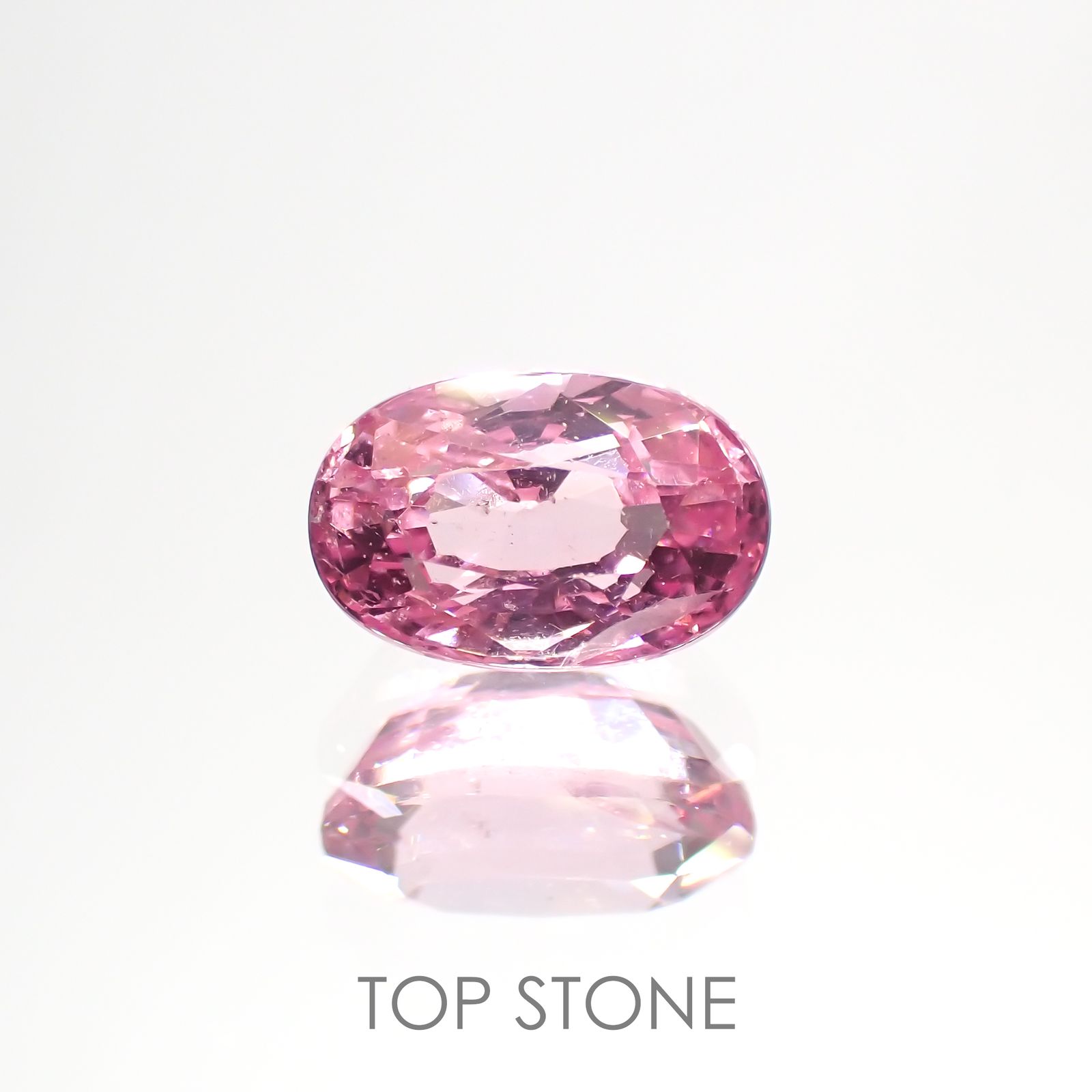 ピンクスピネル(宝石名ピンク・スピネル)タンザニア産 1.185ct ソ付(彩珠)[220817267]7.2x4.7mm前後