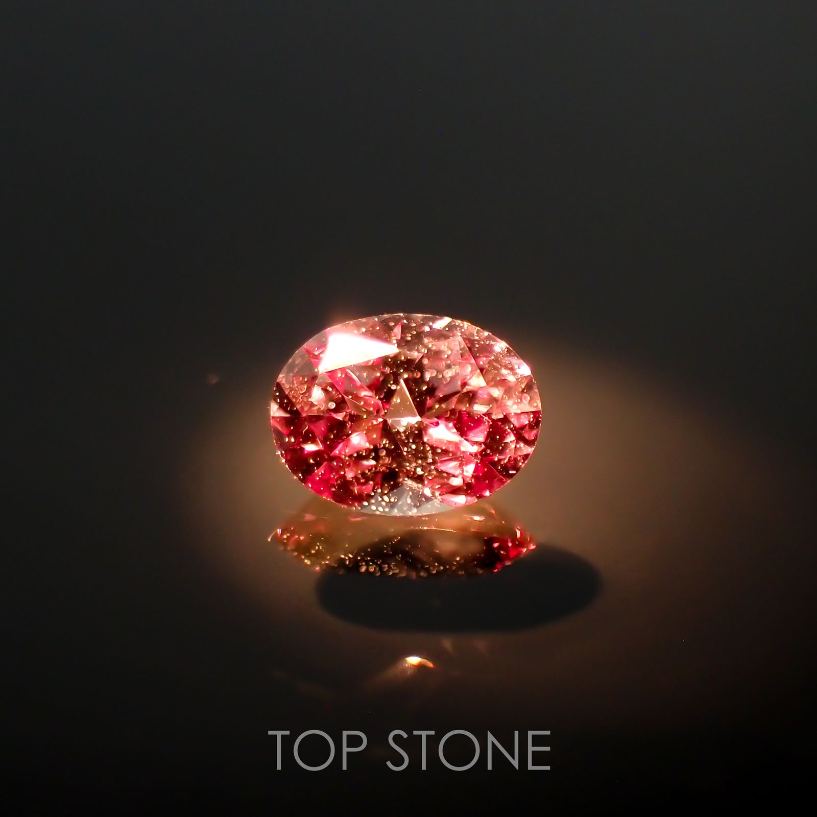 カラーシフトマラヤガーネット(宝石名ガーネット)タンザニア産 0.19ct 識別済[220616424]4x3mm前後