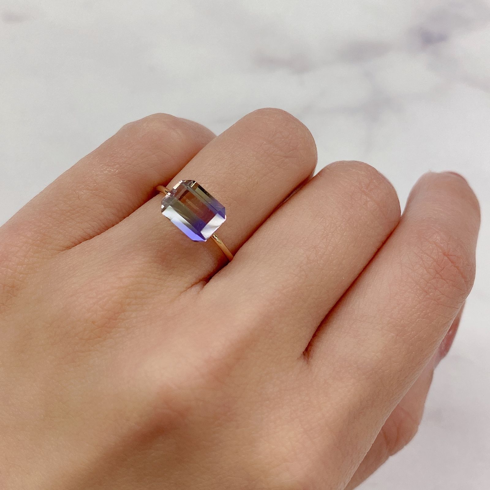 アメトリン(宝石名バイカラー・クォーツ/別名アメトリン) ボリビア産 2.31ct 識別済[20106899]9.1×7mm前後