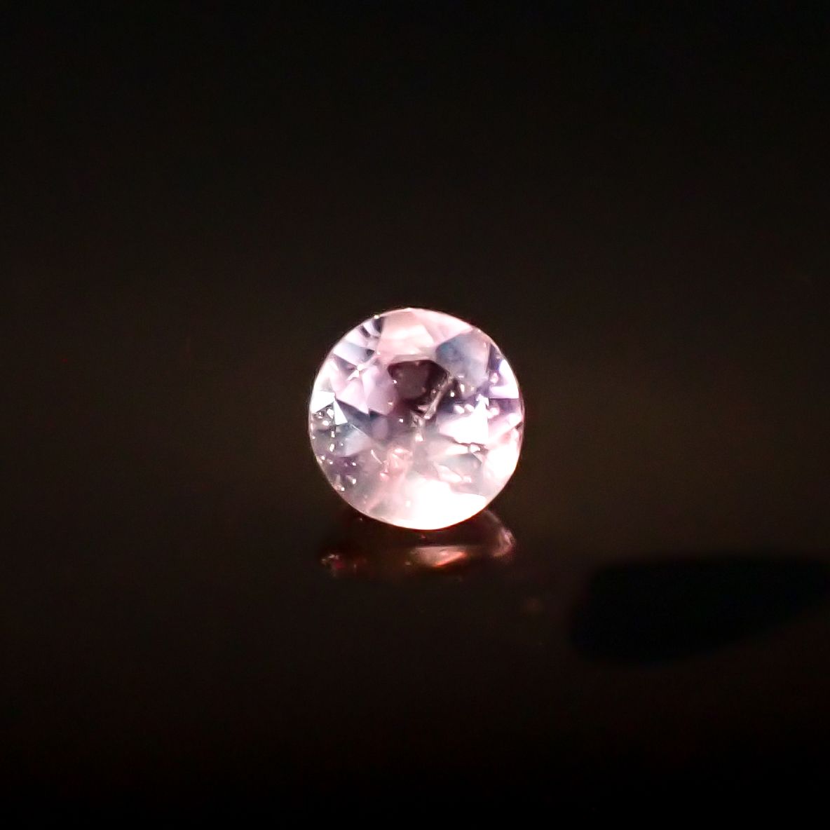 シルキーアレキサンドライト ブラジル・ミナスジェライス州ヘマチタ鉱山産 0.073ct[240929060]2.5x2.4mm前後