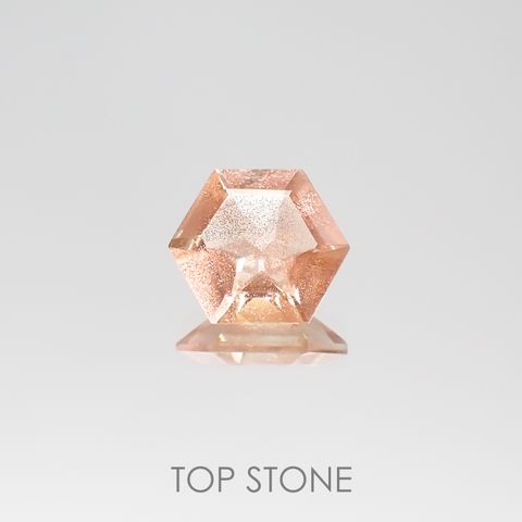 ◇ヘキサゴンカット◇オレゴンサンストーンSA(宝石名ラブラドライト) アメリカ・オレゴン州産 0.67ct 識別済[210610970]6×5.9mm前後
