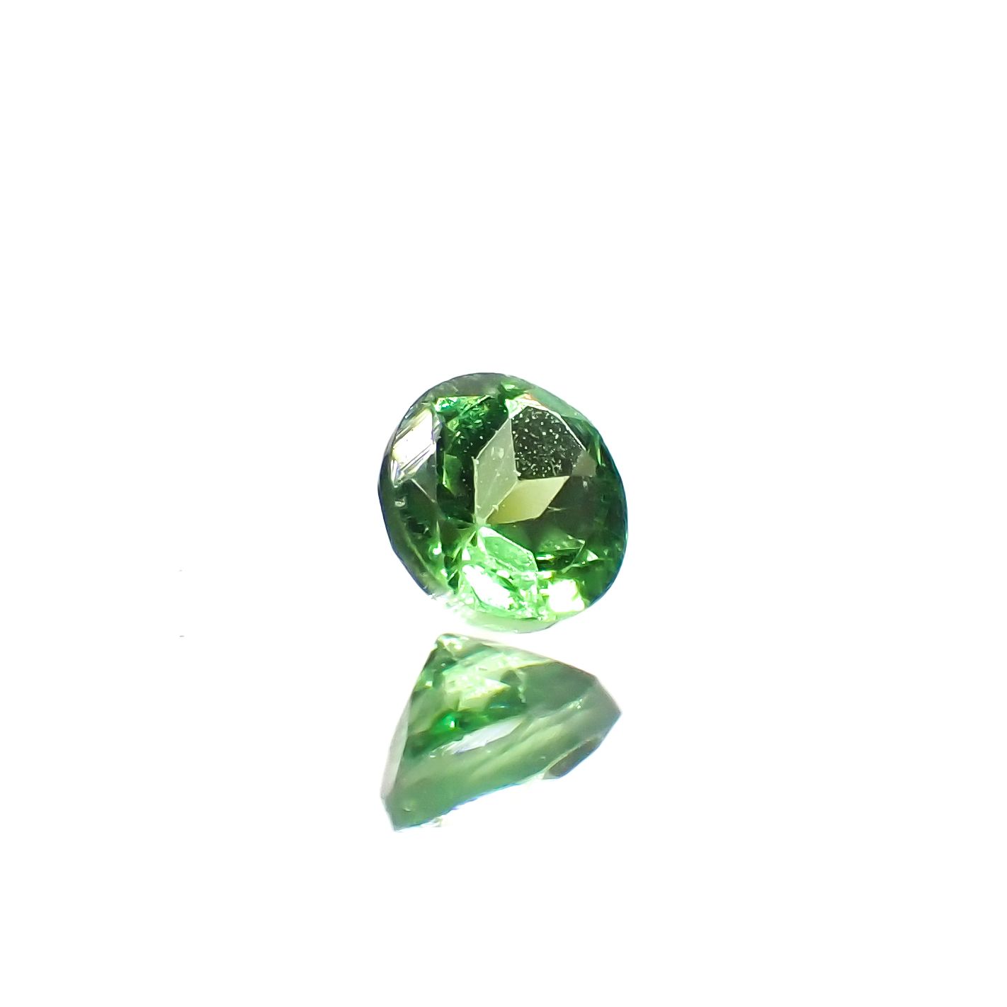 ツァボライト(宝石名グリーン グロッシュラー・ガーネット)タンザニア産 0.16ct 識別済[240226092]3x3mm前後