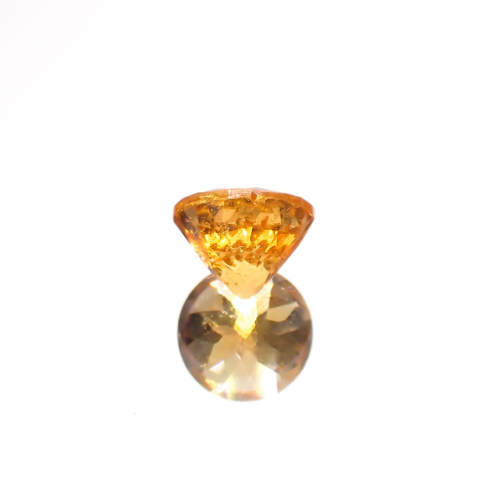 スペサルティンガーネット ナイジェリア産 0.62ct[230923383]4.8x4.8mm前後